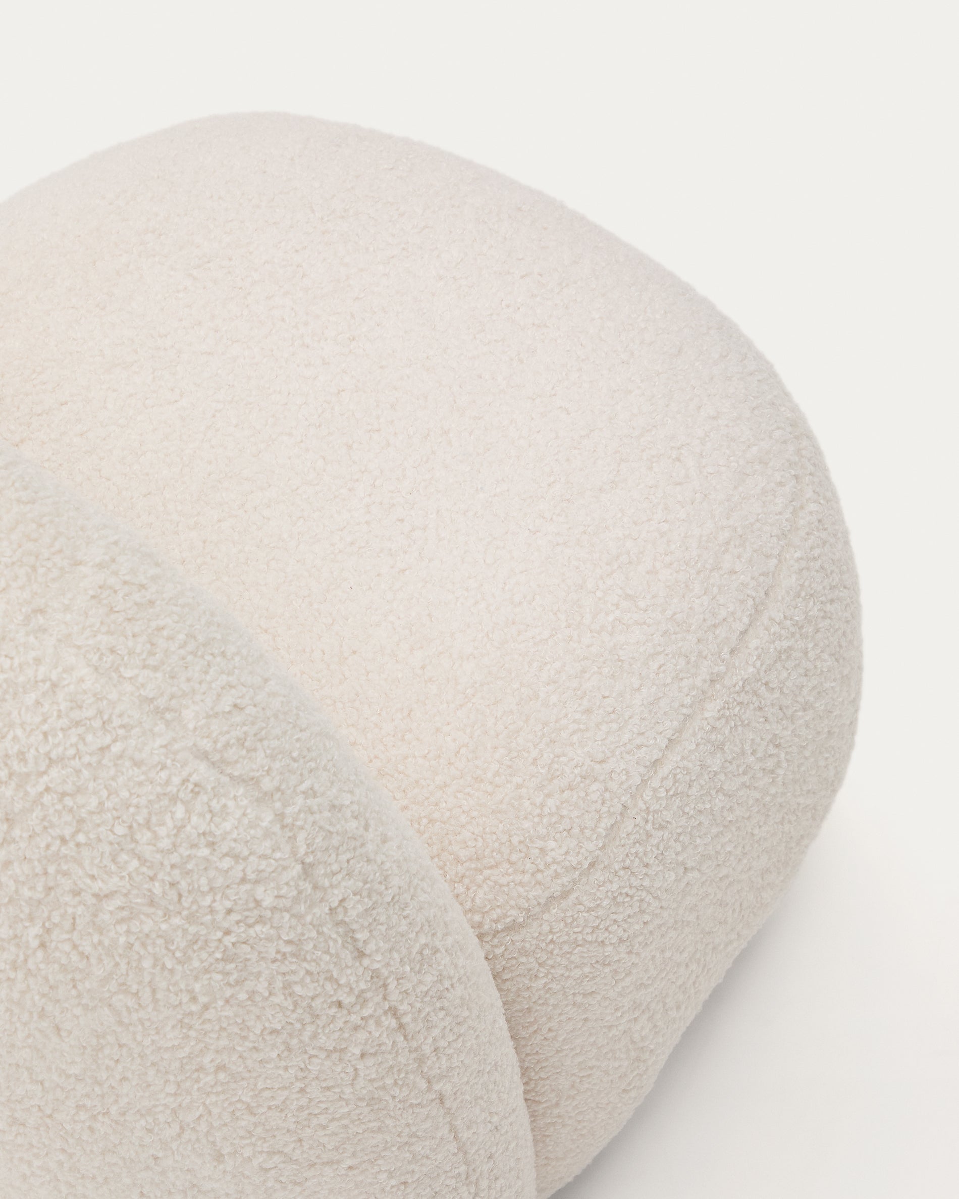 Bucky child’s armchair in white bouclé FSC 100% - Detail