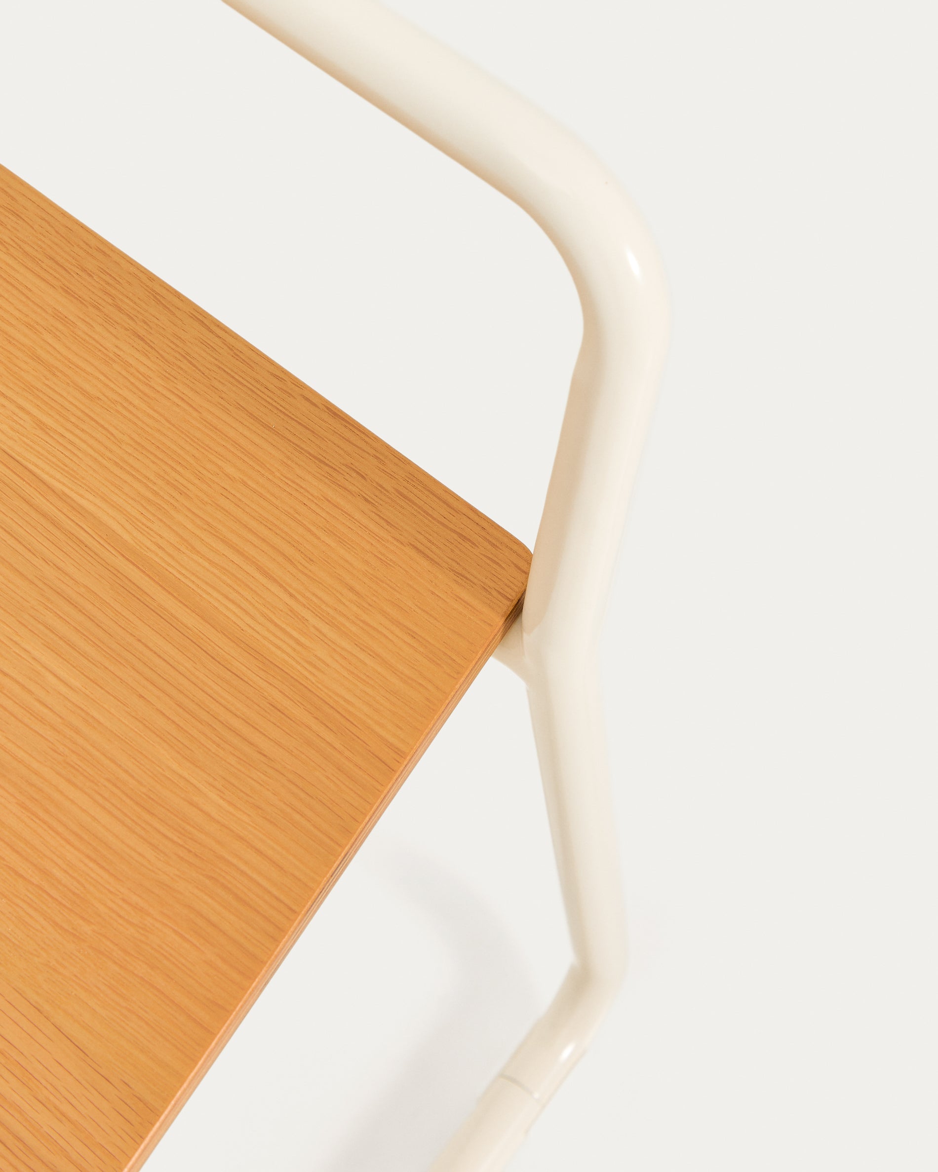 Tinn ash veneer chair with a beige metal structure - Detail