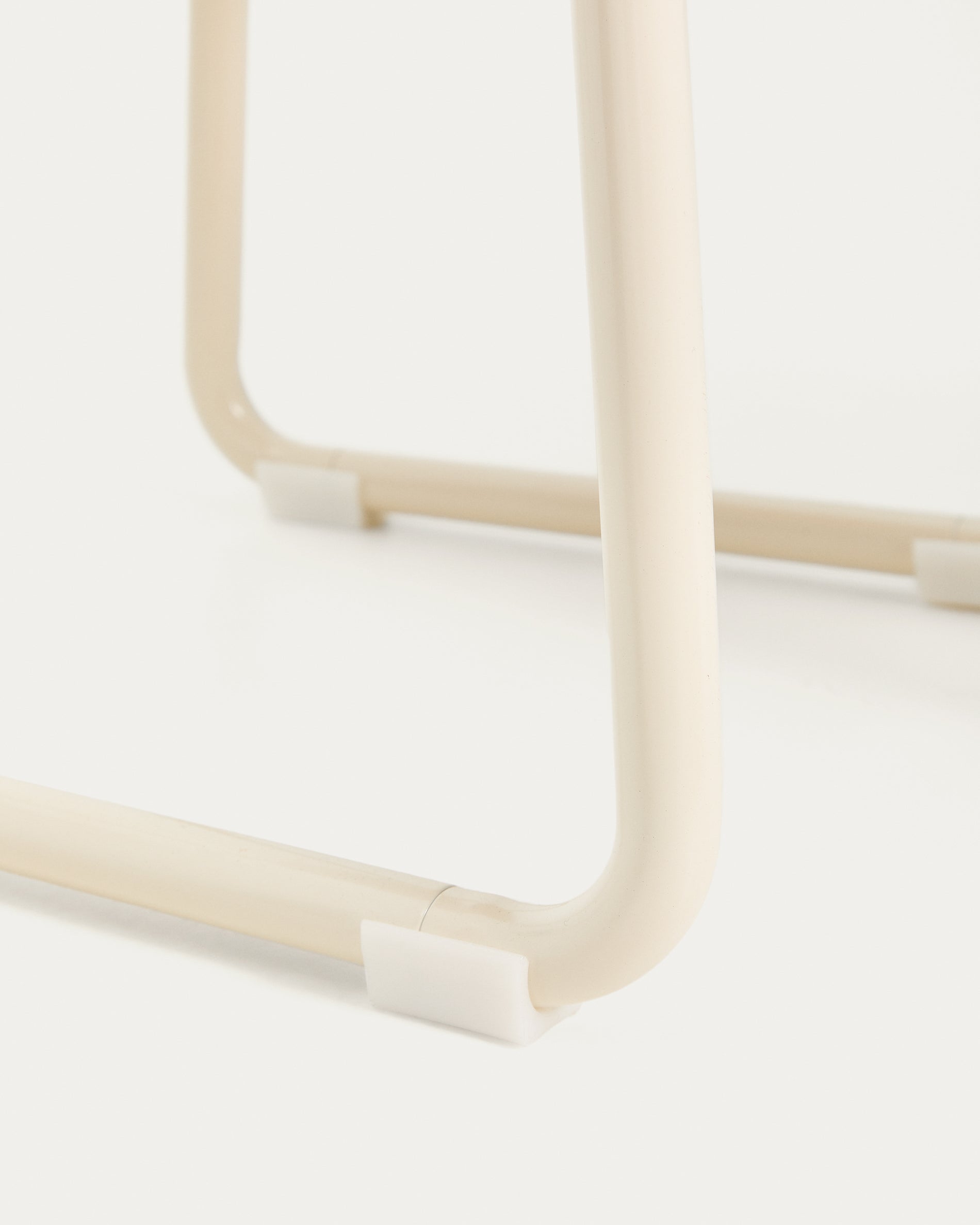 Tinn ash veneer chair with a beige metal structure - Detail