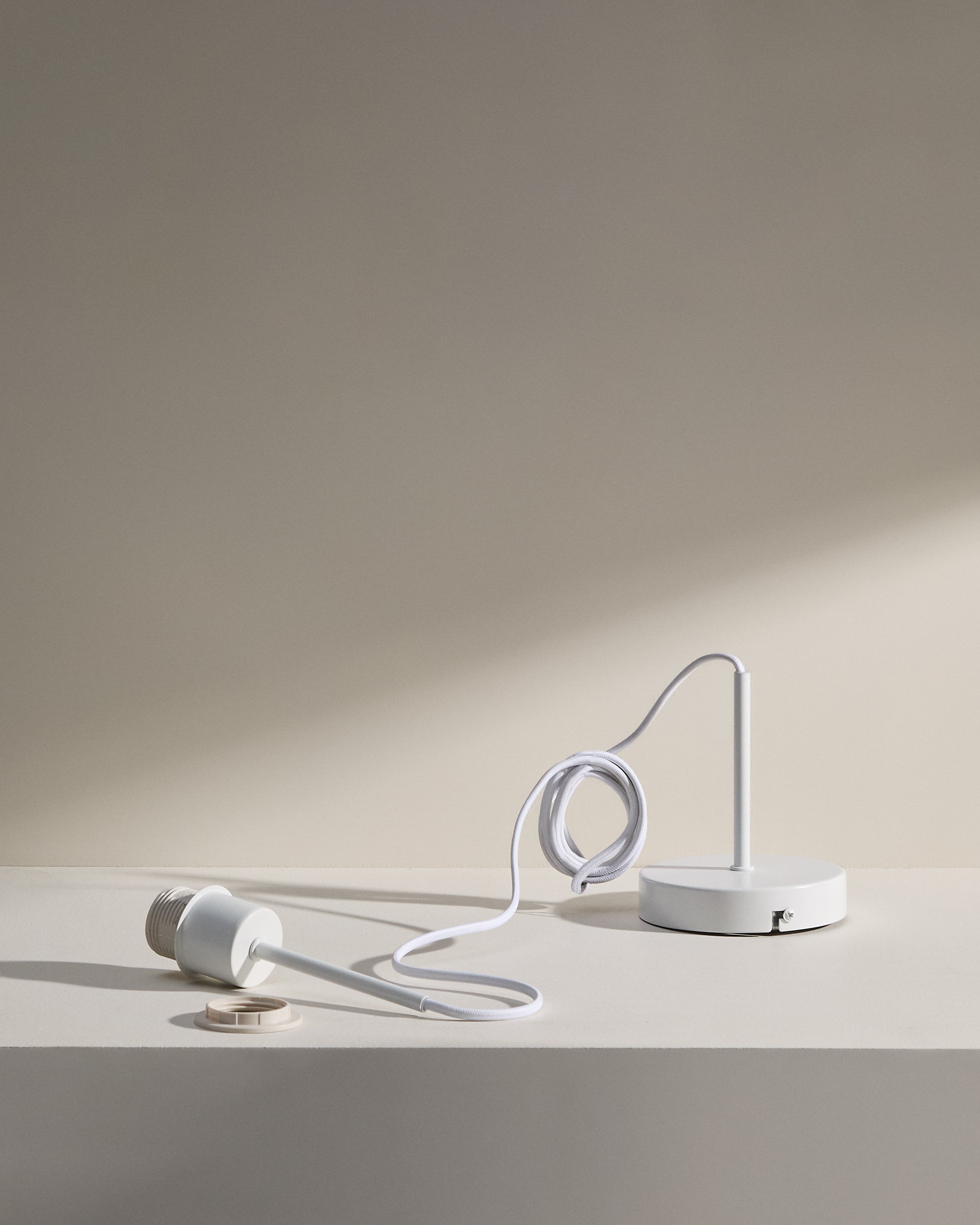 Fluvia metal lamp fitting in a white finish, 250 cm - Product Image