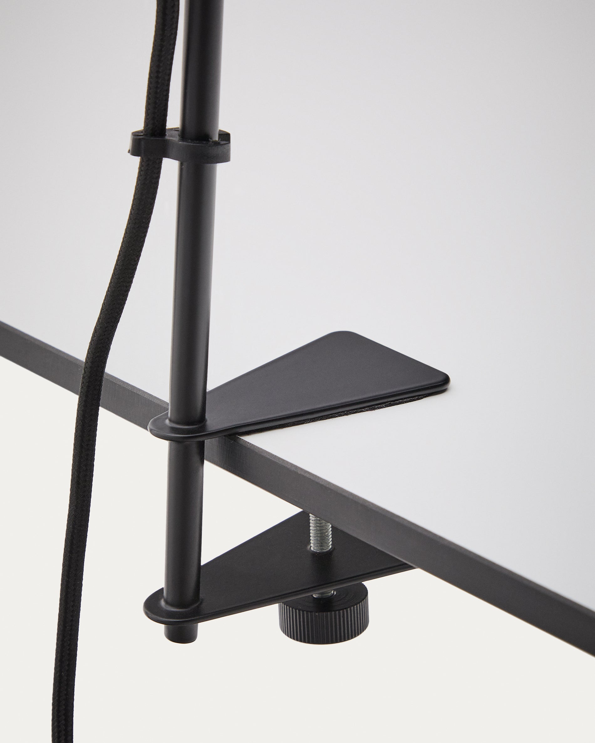 Jula desk lamp with clamp in black metal - Detail