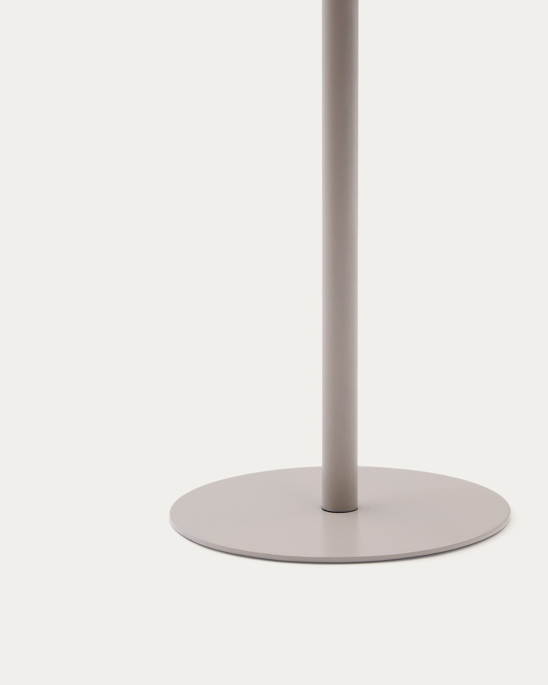 Aldet outdoor solar table lamp in beige mottled rope cord with beige metal stand - Detail