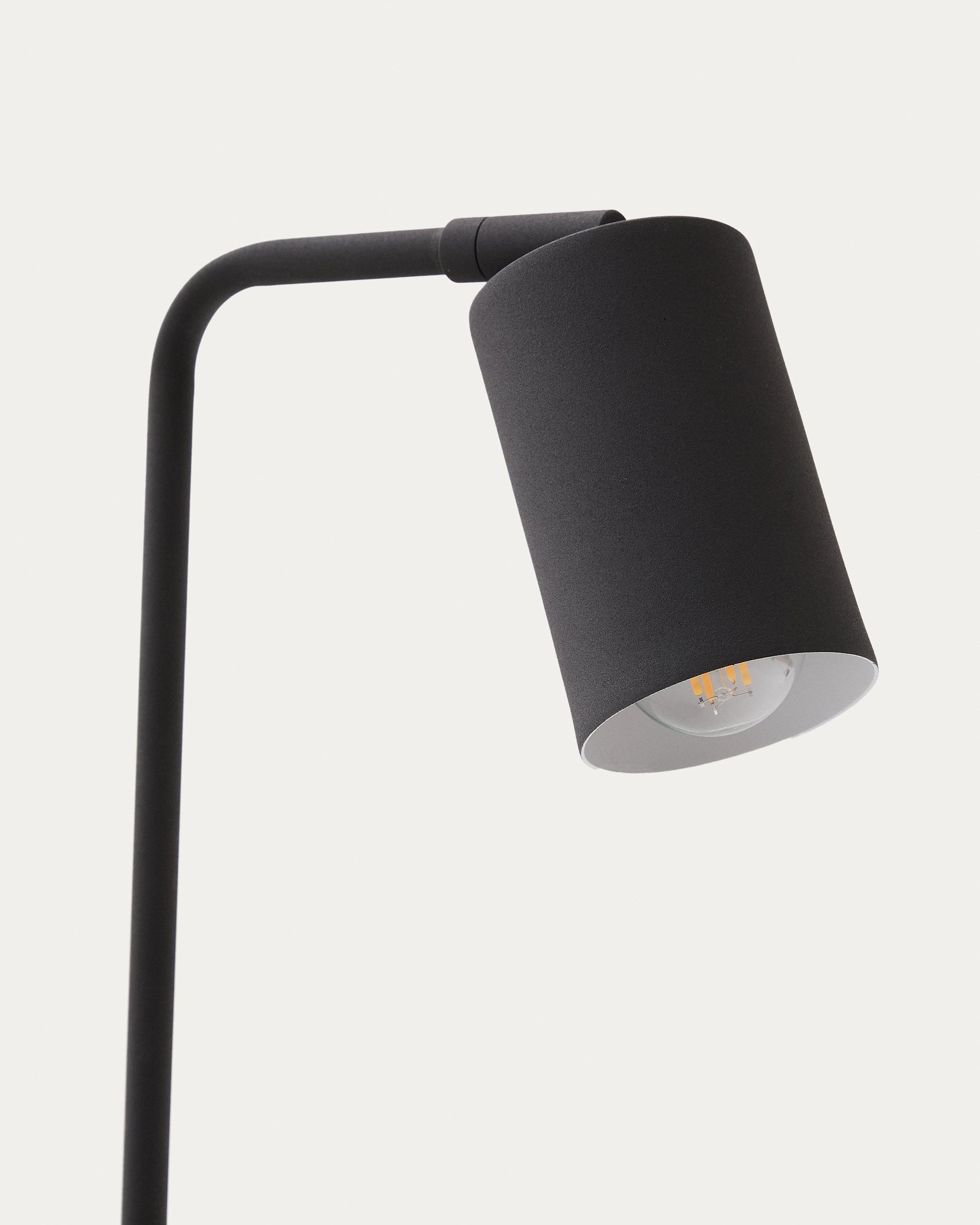 Manie metal desk lamp in metal with black cast-iron-effect finish