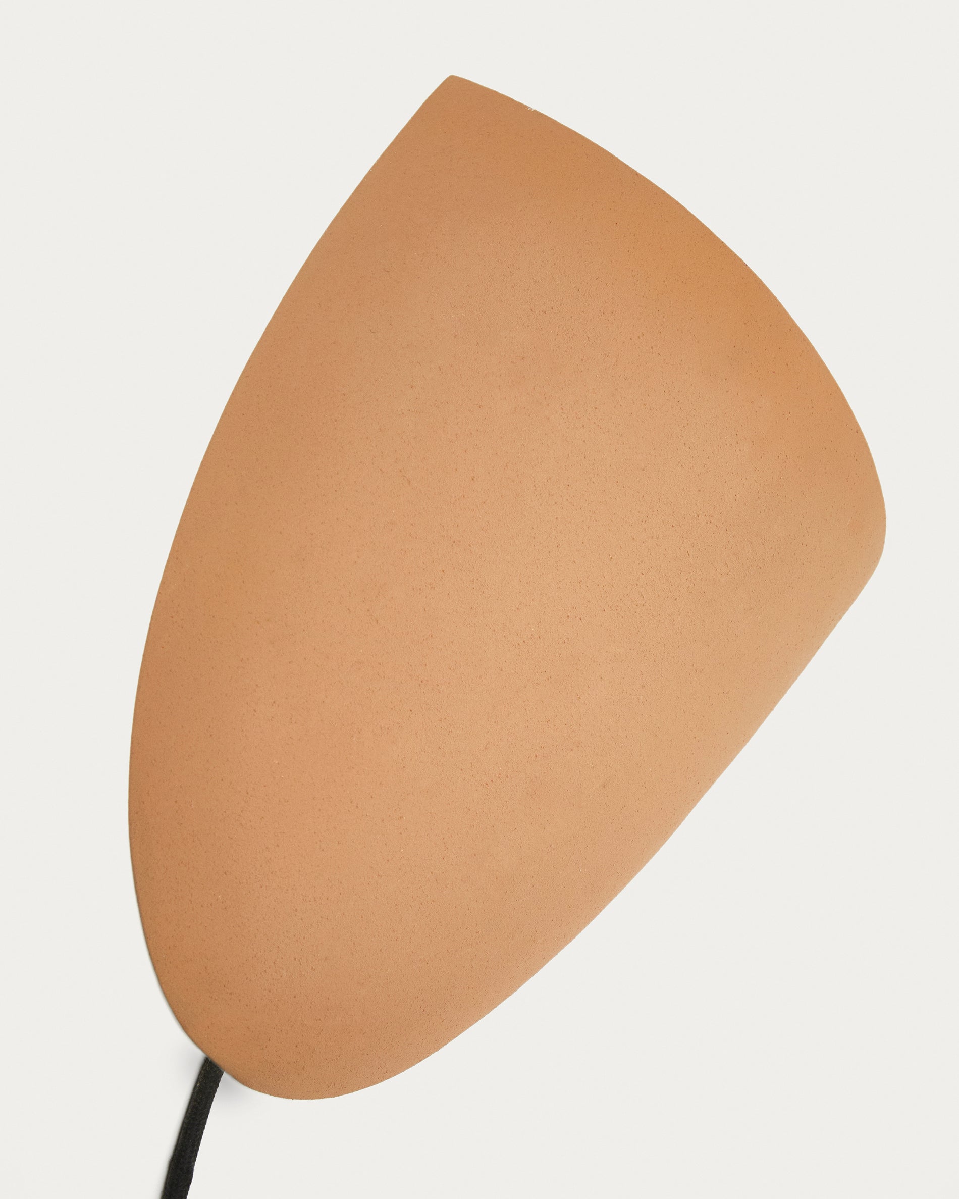 Nibla wall-mounted light fixture in terracotta-effect metal - Detail