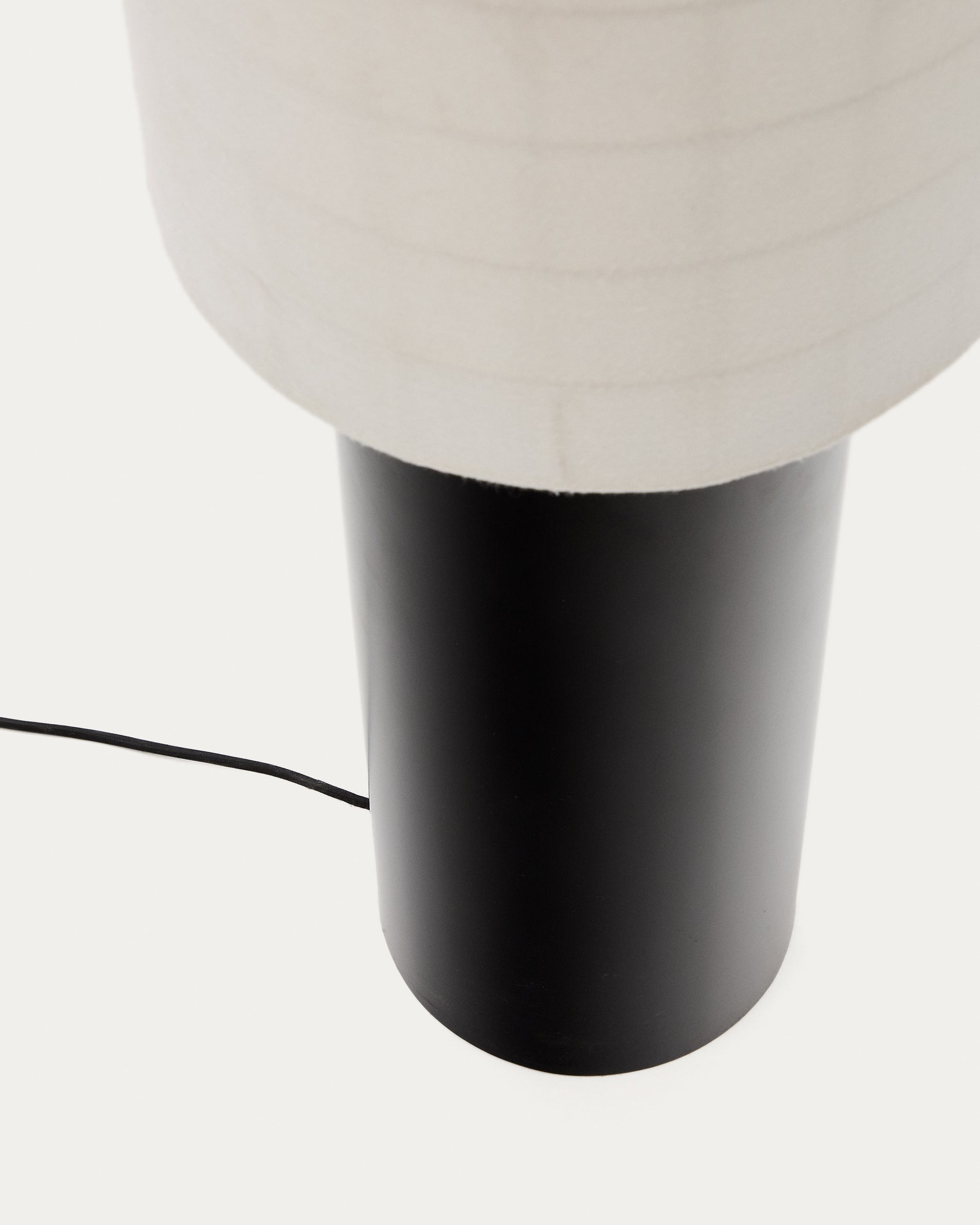 Dulan black metal floor lamp with cotton shade - Detail