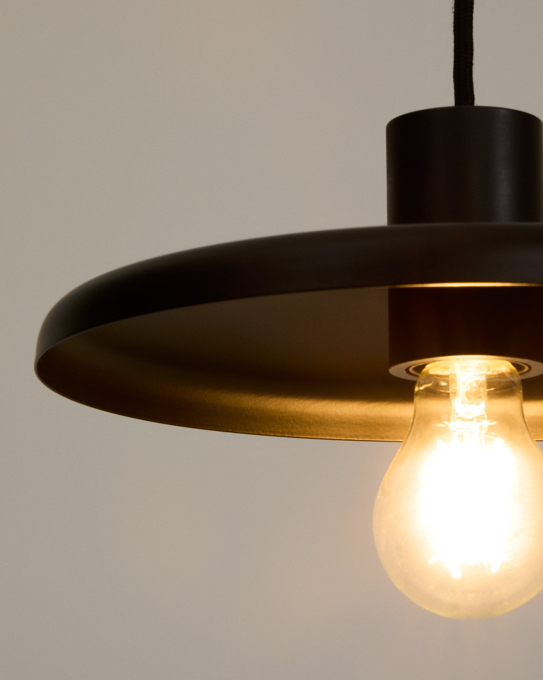 Nuvira ceiling lamp in black satin metal - Detail