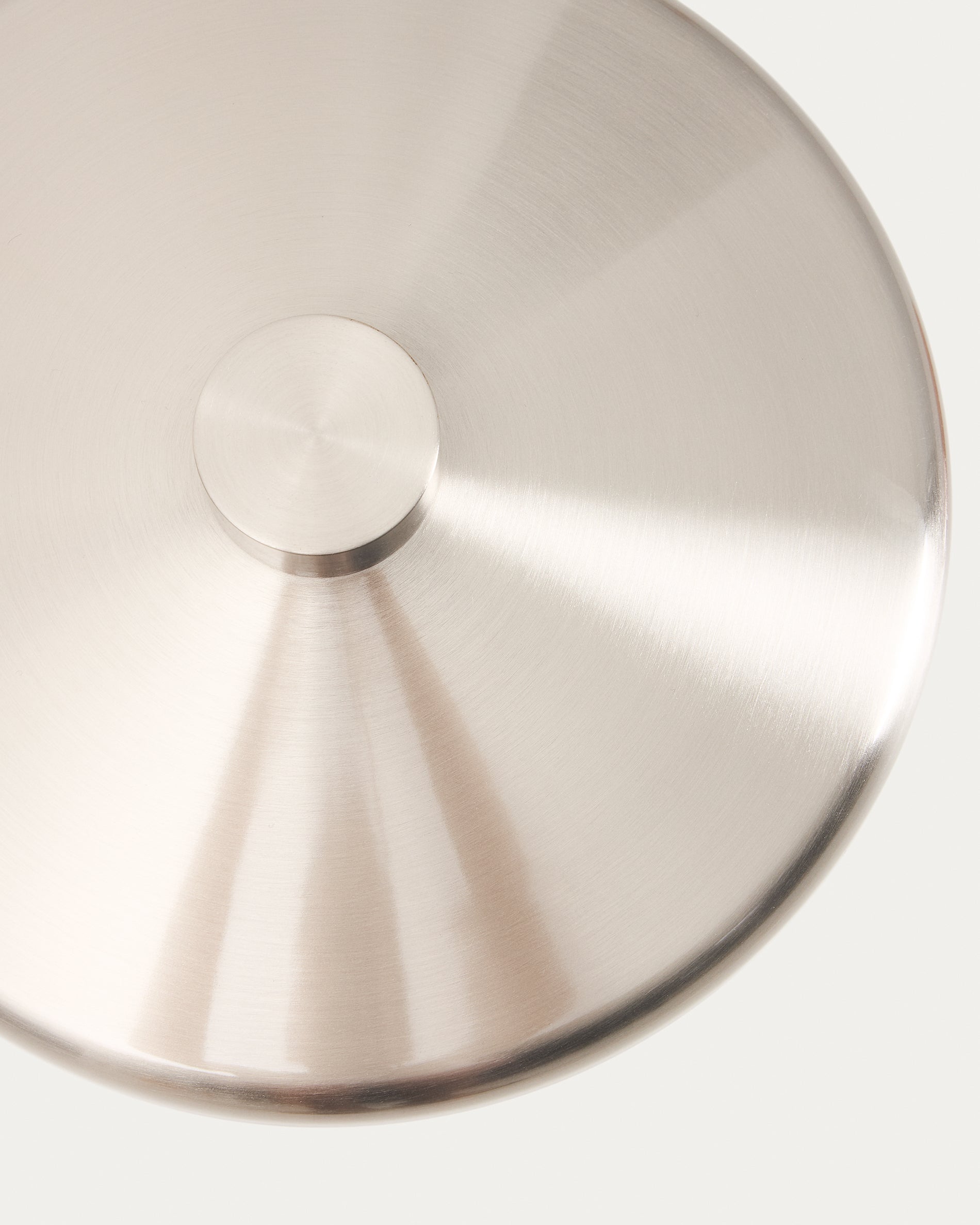 Nuvira table lamp in light grey brushed metal - Detail