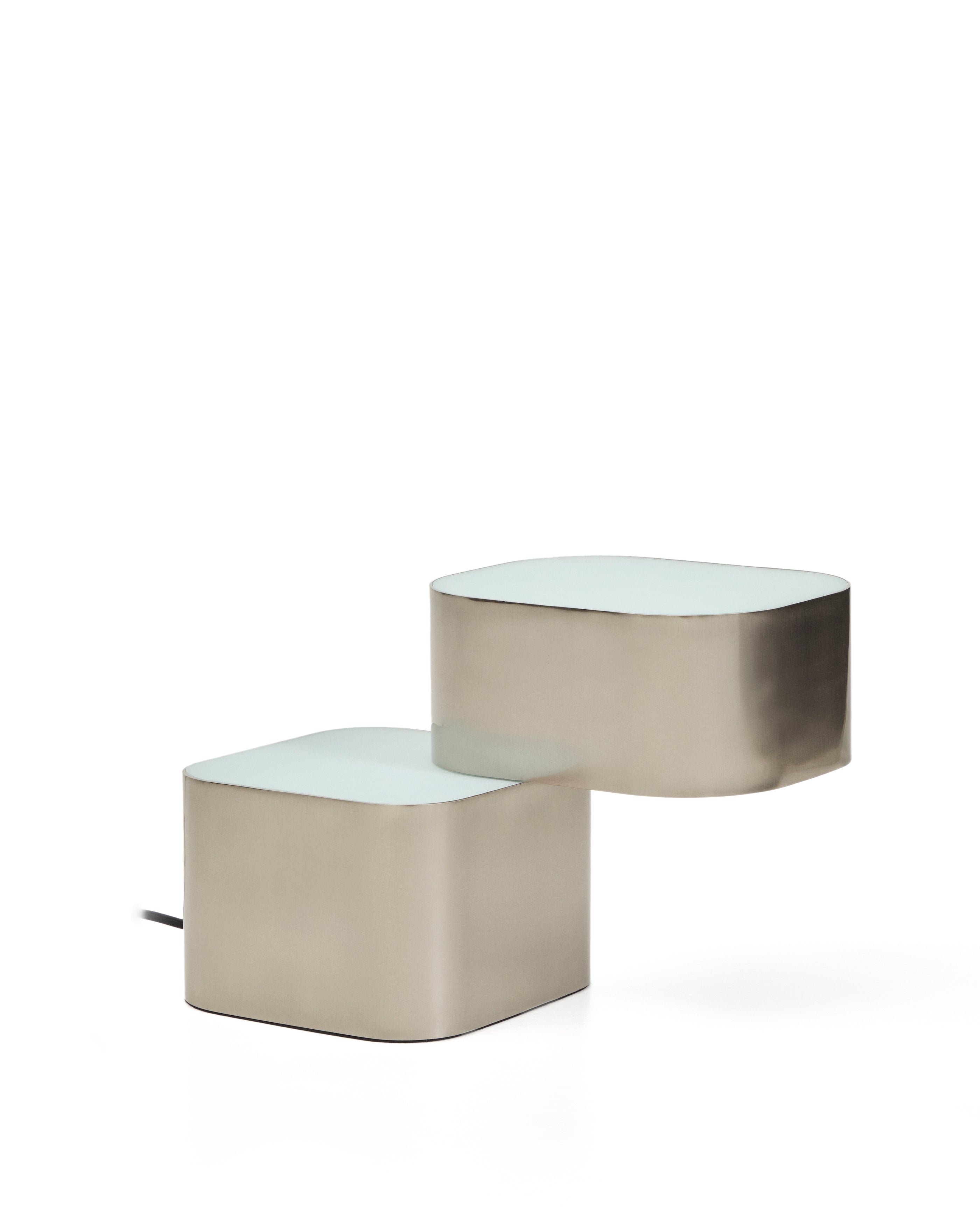 L00187ADUKRR03_0V01_HR