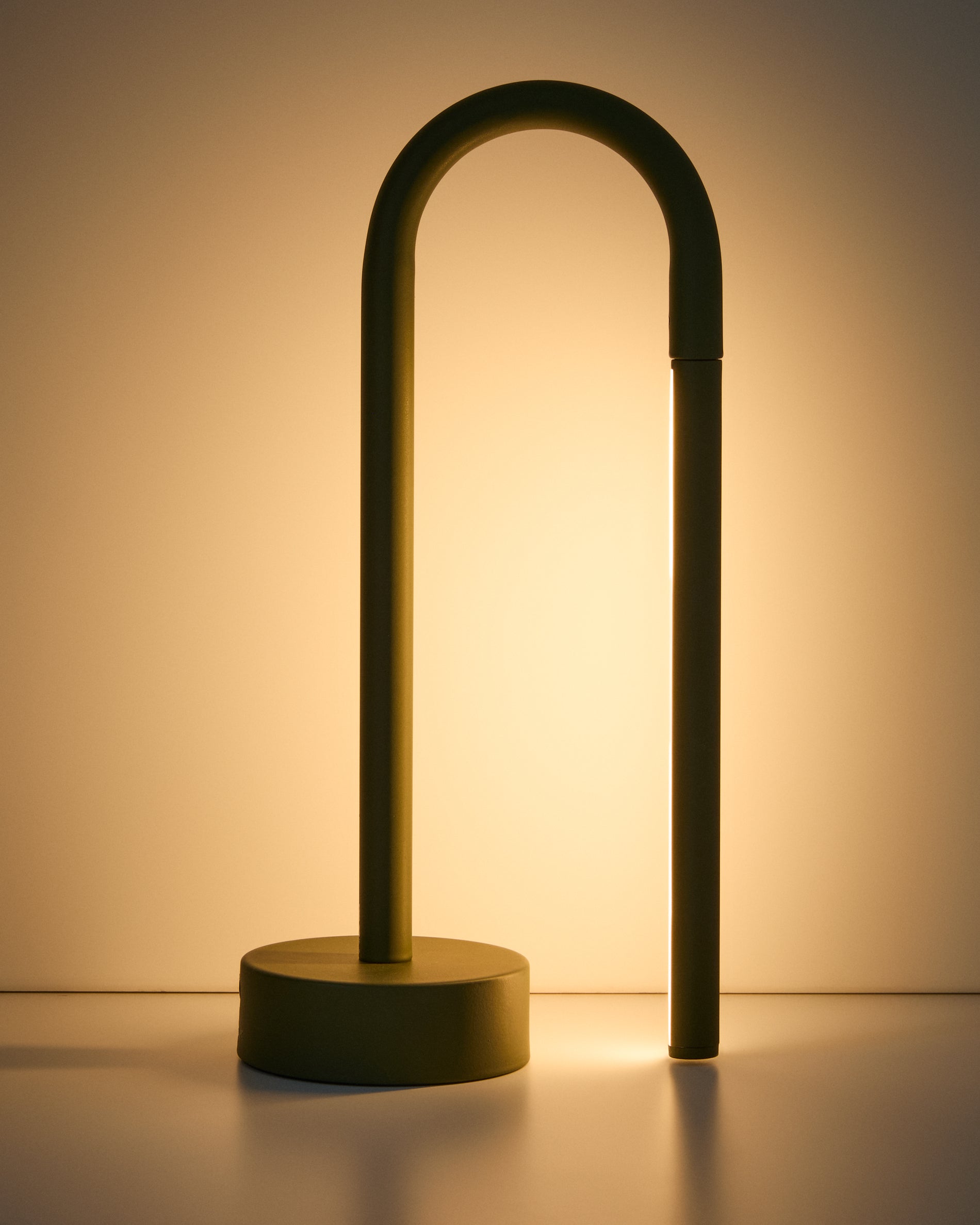 Bow green aluminium portable table lamp - Detail