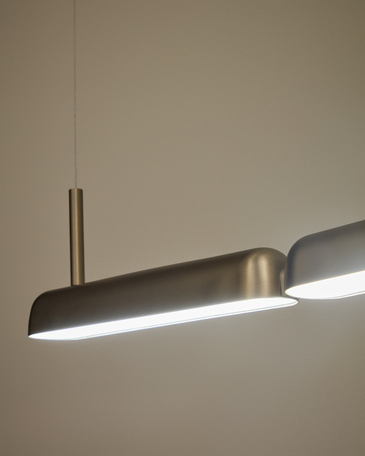 Nelaia ceiling lamp with grey finish - Detail