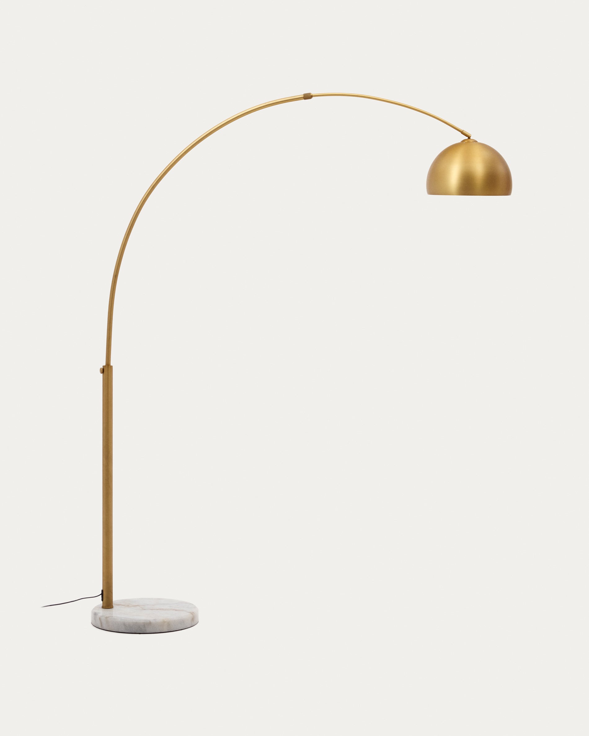 Madali metal floor lamp with brass and white marble finish - Product View