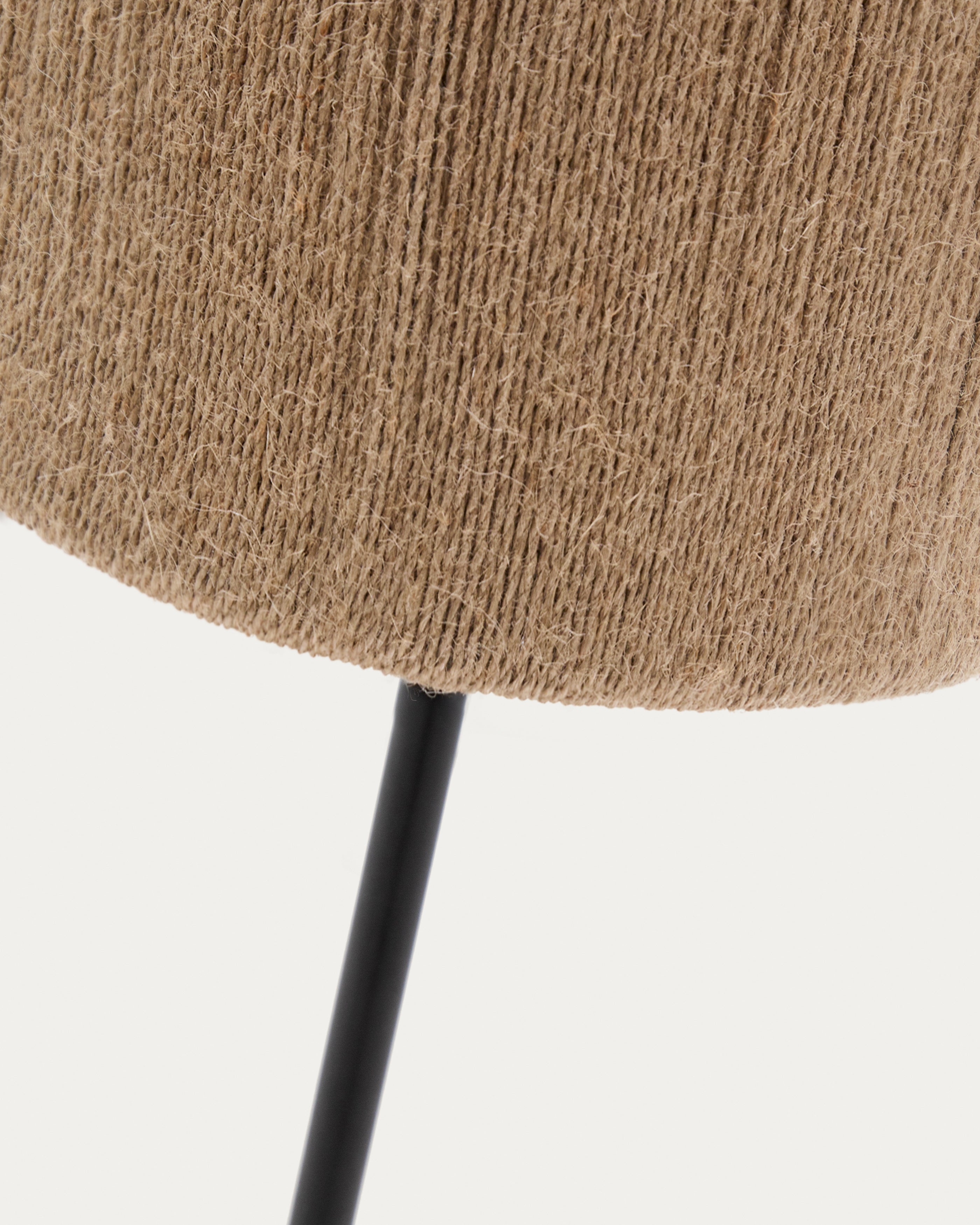 Kor table floor lamp made of jute and acacia wood in a dark finish - Detail