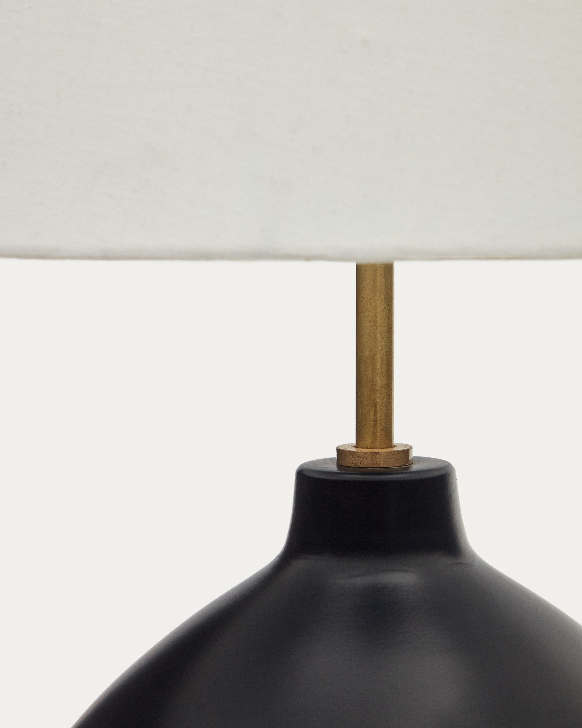 Foixa metal table lamp in black finish - Detail