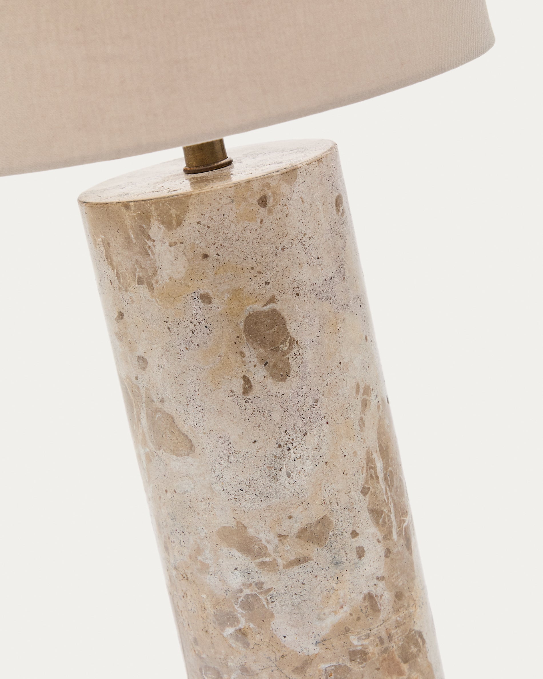 Raze table lamp in beige marble with a beige linen shade - Detail