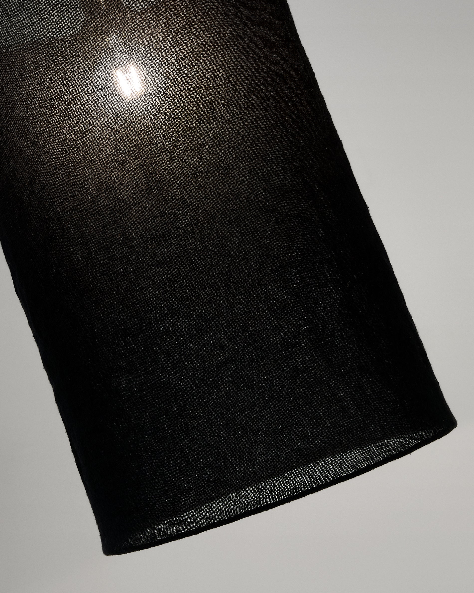 Mariela linen ceiling lamp shade in a black finish Ø 40 x 60 cm - Detail