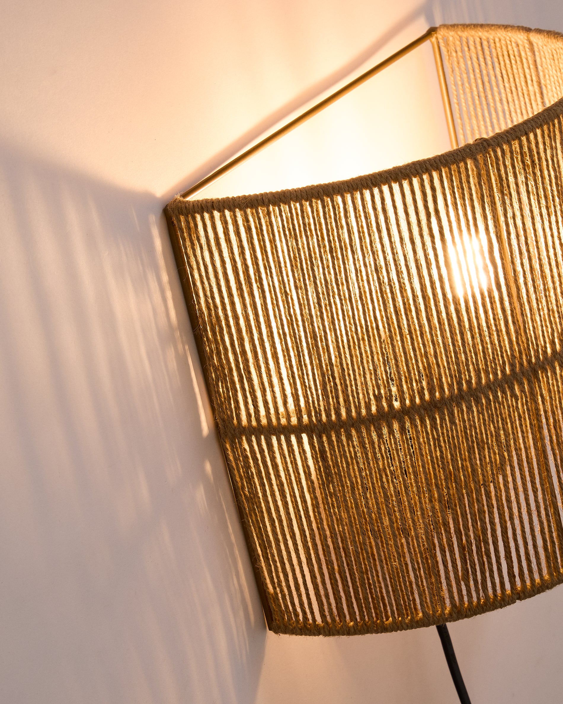 Canar wall light made of jute with a natural finish - Detail