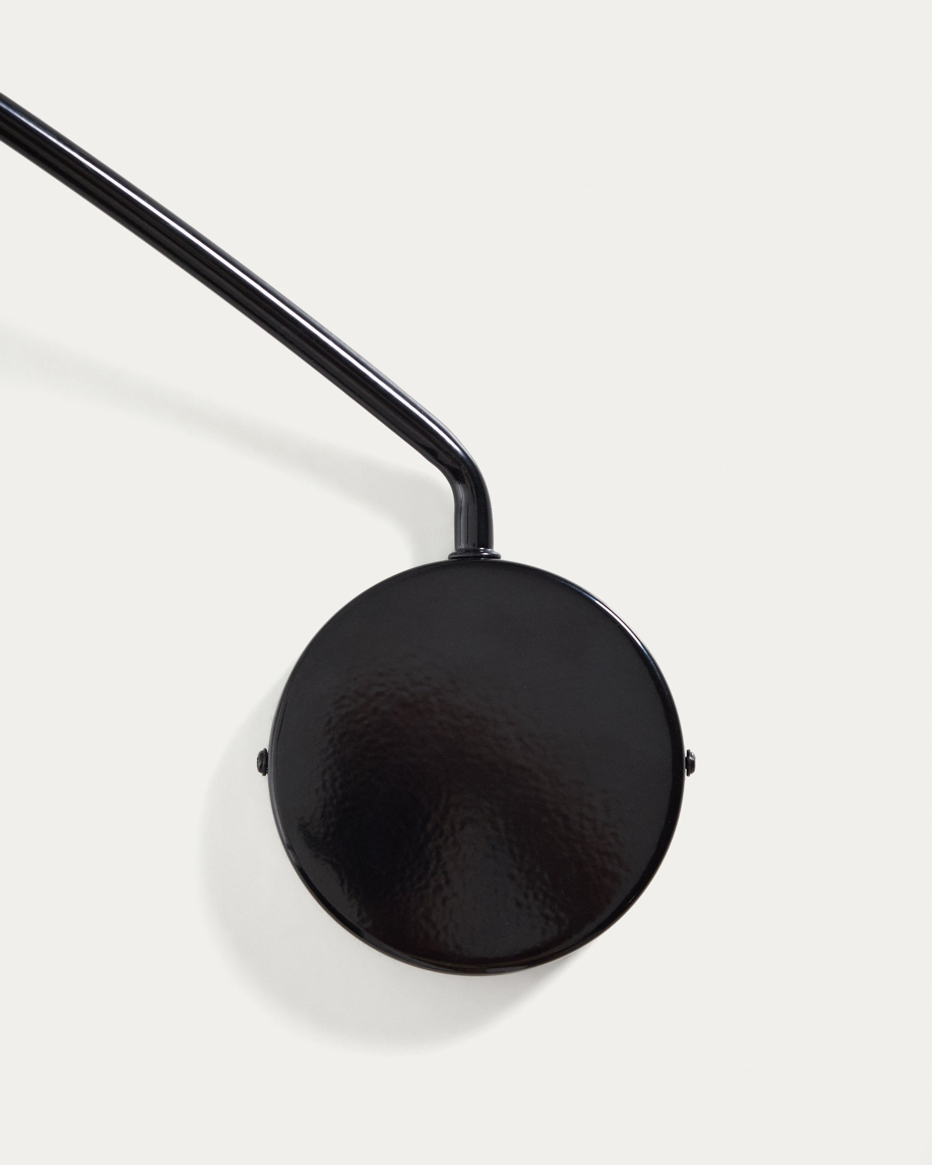Kally wall lamp in a black painted finish - Detail