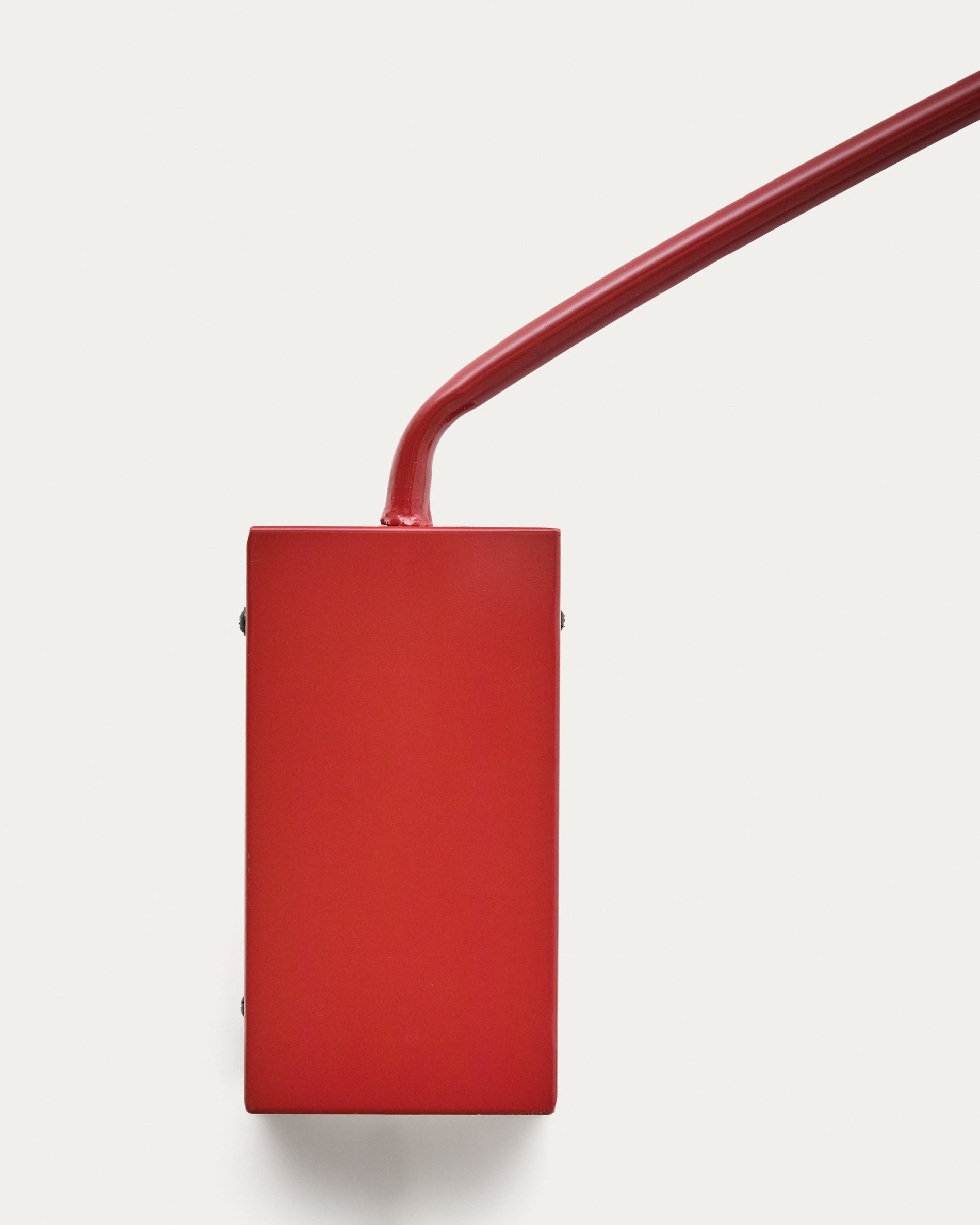 Kally wall lamp in a red painted finish - Detail
