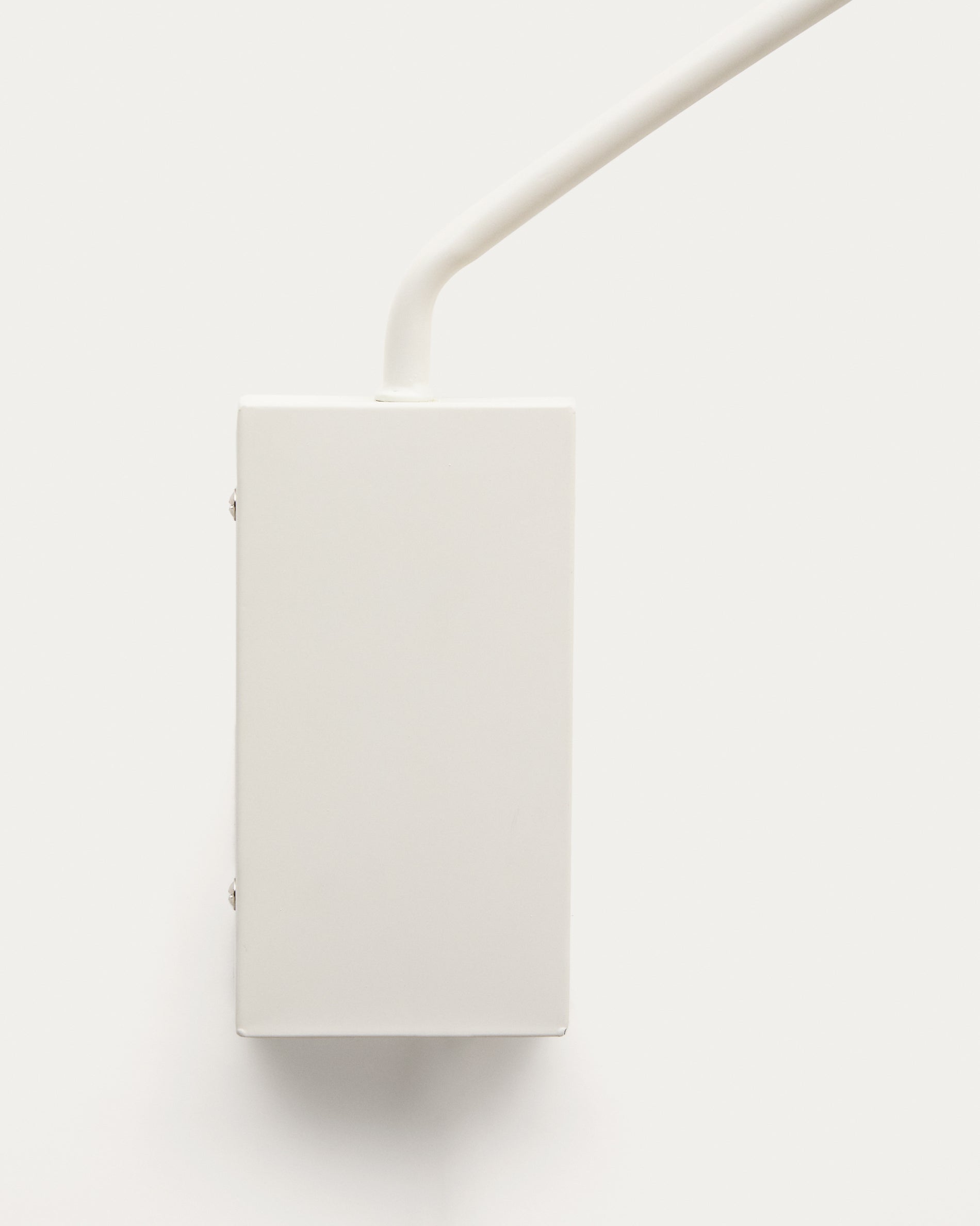 Kally wall lamp in a beige painted finish - Detail