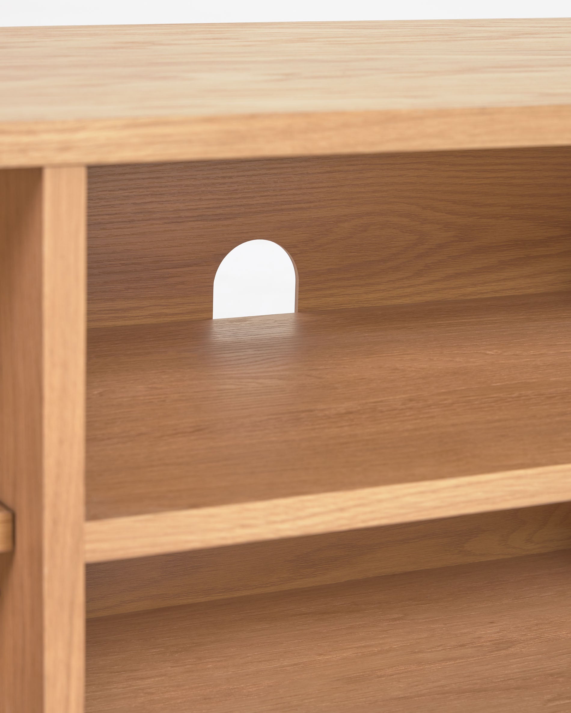 Beyla 2-door TV stand in solid oak wood and oak veneer 180 x 49.5cm FSC 100% - Detail