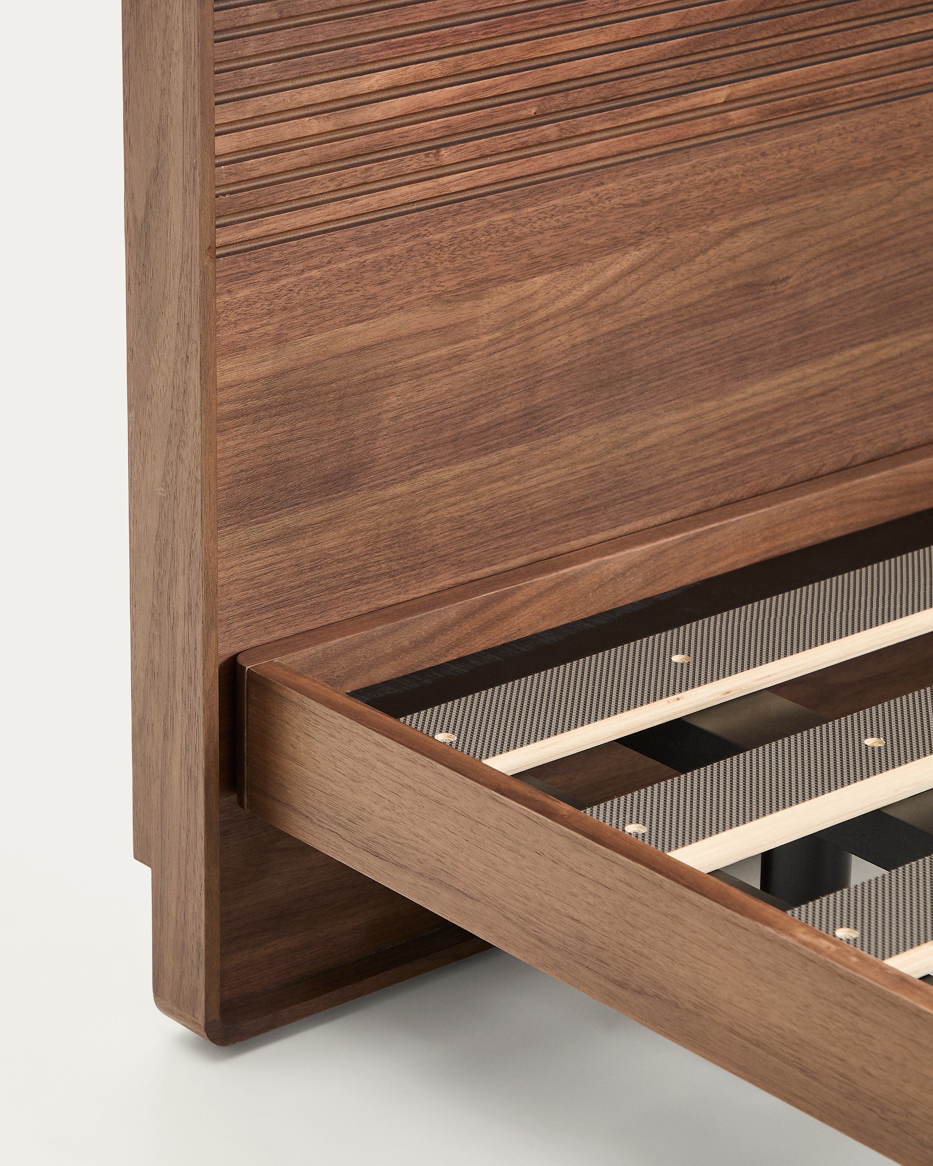 Norlen bed in walnut veneer with dark finish and LED light for 180 x 200 cm mattress FSC Mix Credit - Detail