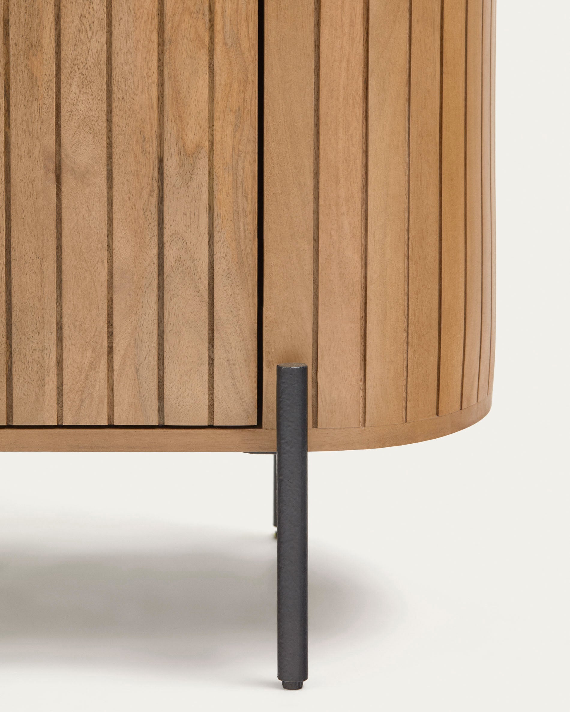 Licia sideboard with 2 doors made from solid mango wood and painted black metal 120 x 80cm - Detail