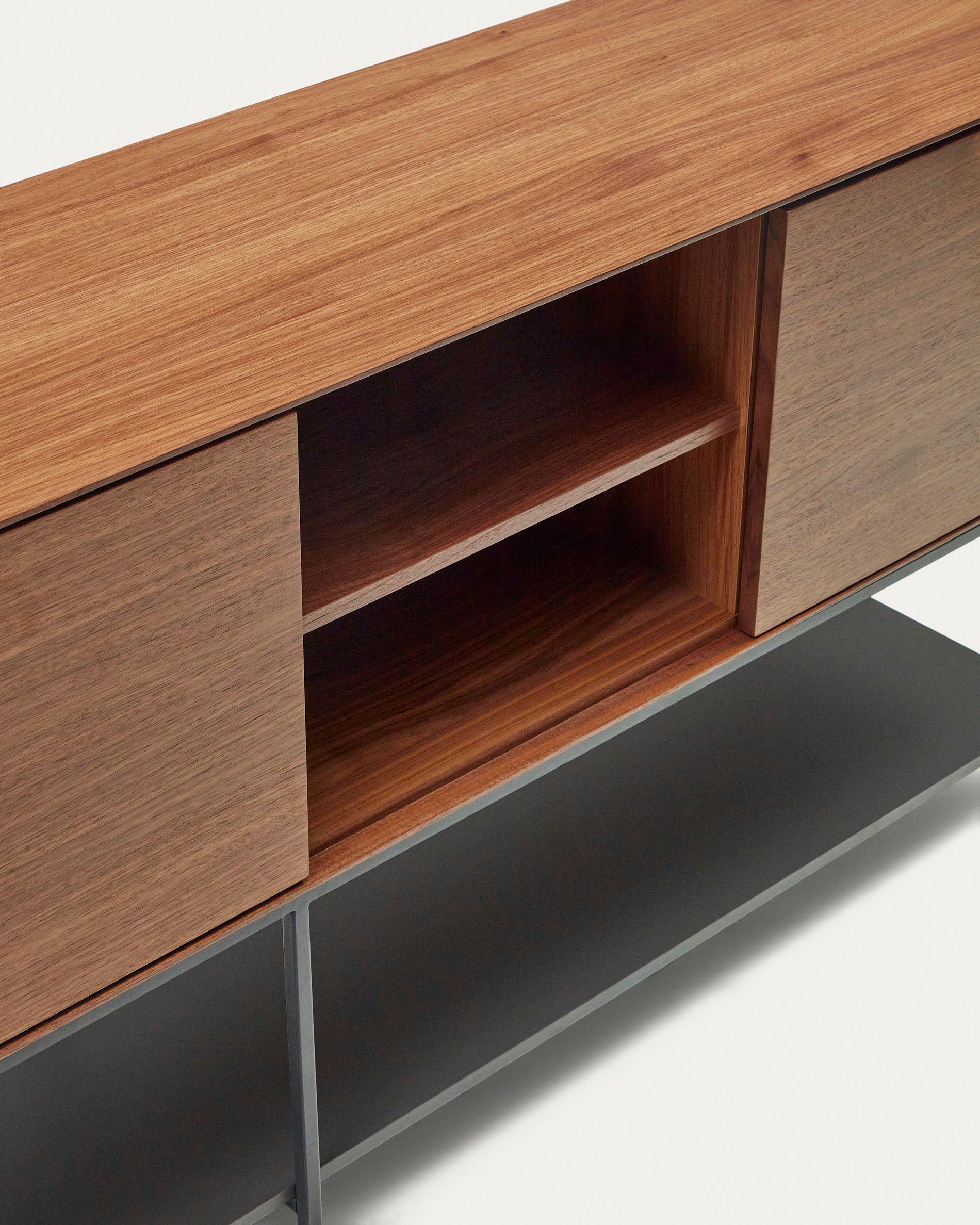 Vedrana 3 door sideboard in walnut veneer with steel legs, 195 x 80 cm - Detail