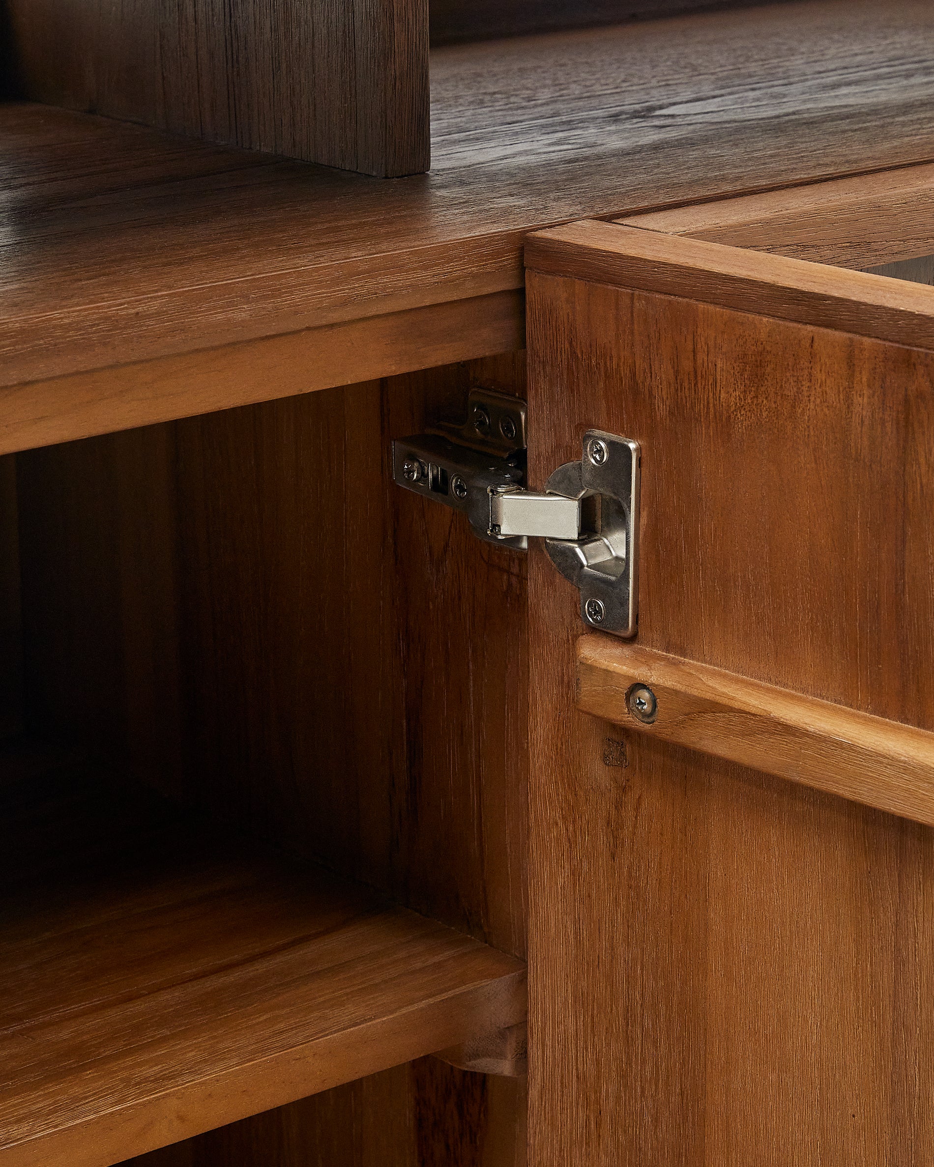 Sashi sideboard in solid teak wood 180 x 85 cm - Detail