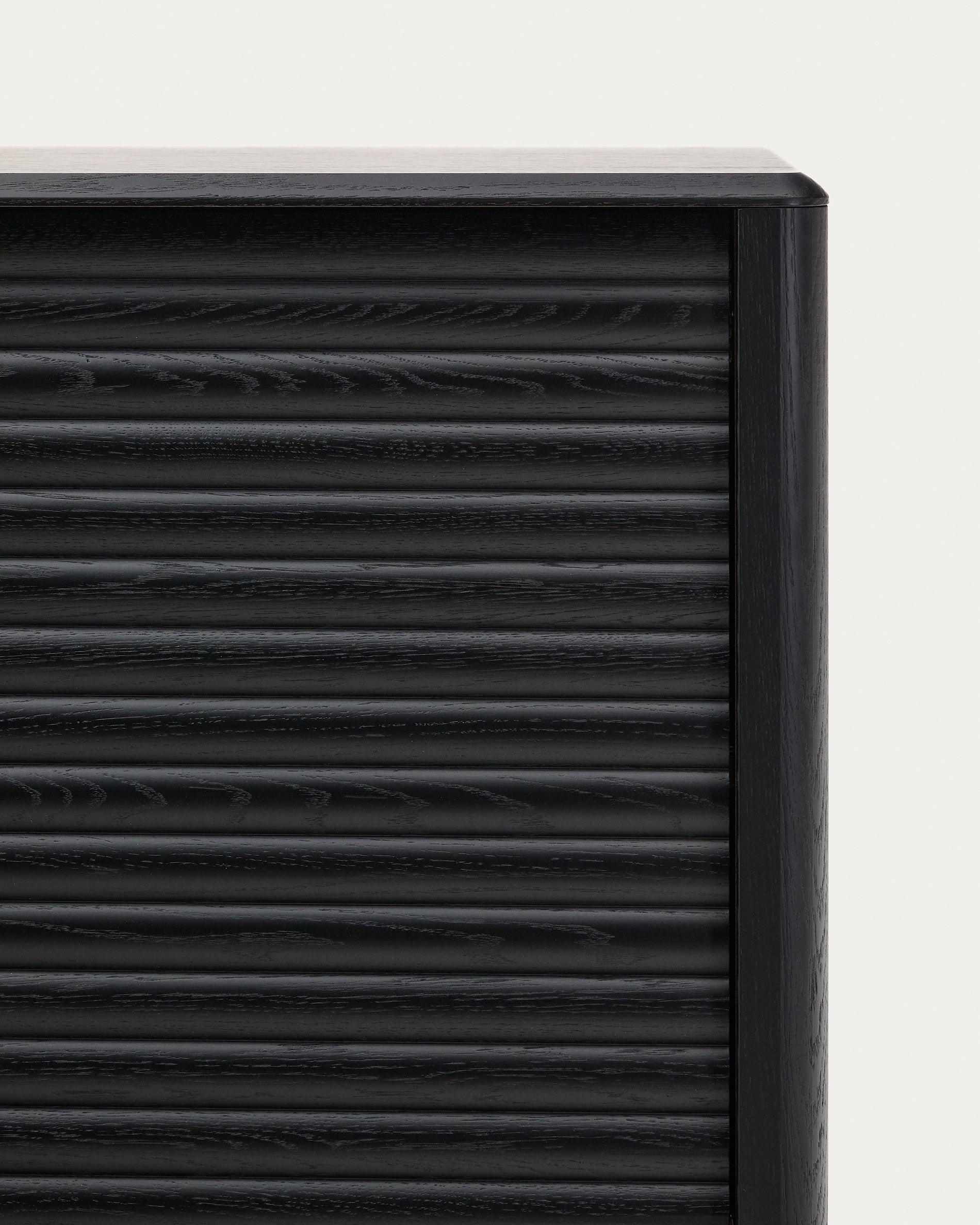Lenon tall sideboard, 4 doors solid wood and black oak veneer 104,5x144 cm FSC Mix Credit - Detail