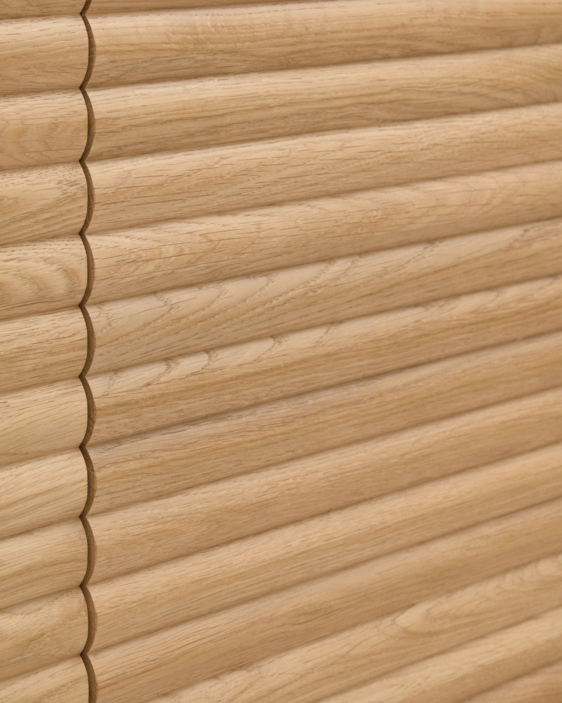 Lenon tall console with 4 oak wood doors and an oak veneer, 104.5 x 144 cm FSC MIX Credit - Detail