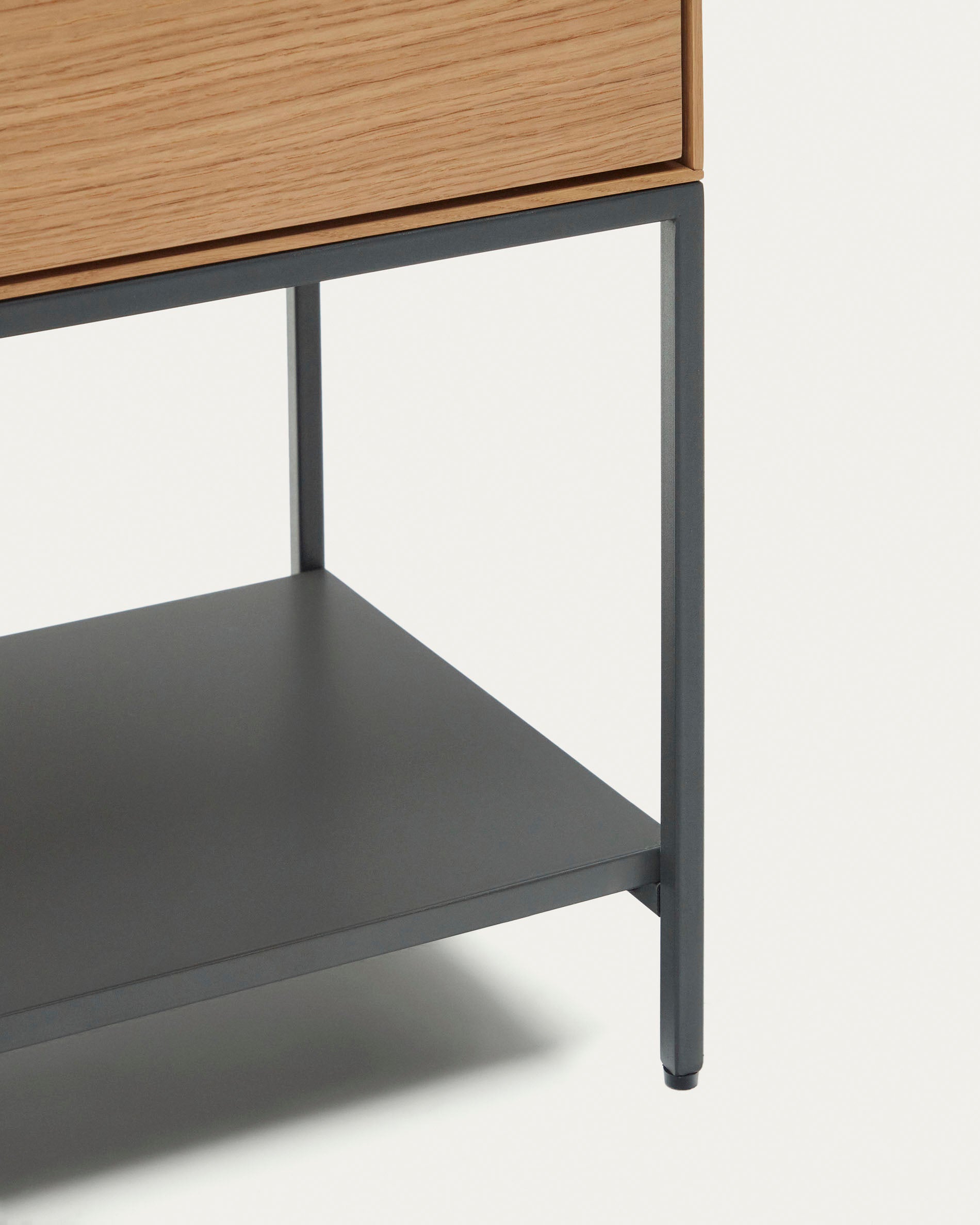 Vedrana 4 door tall sideboard in oak veneer with steel legs, 97.5 x 160 cm - Detail
