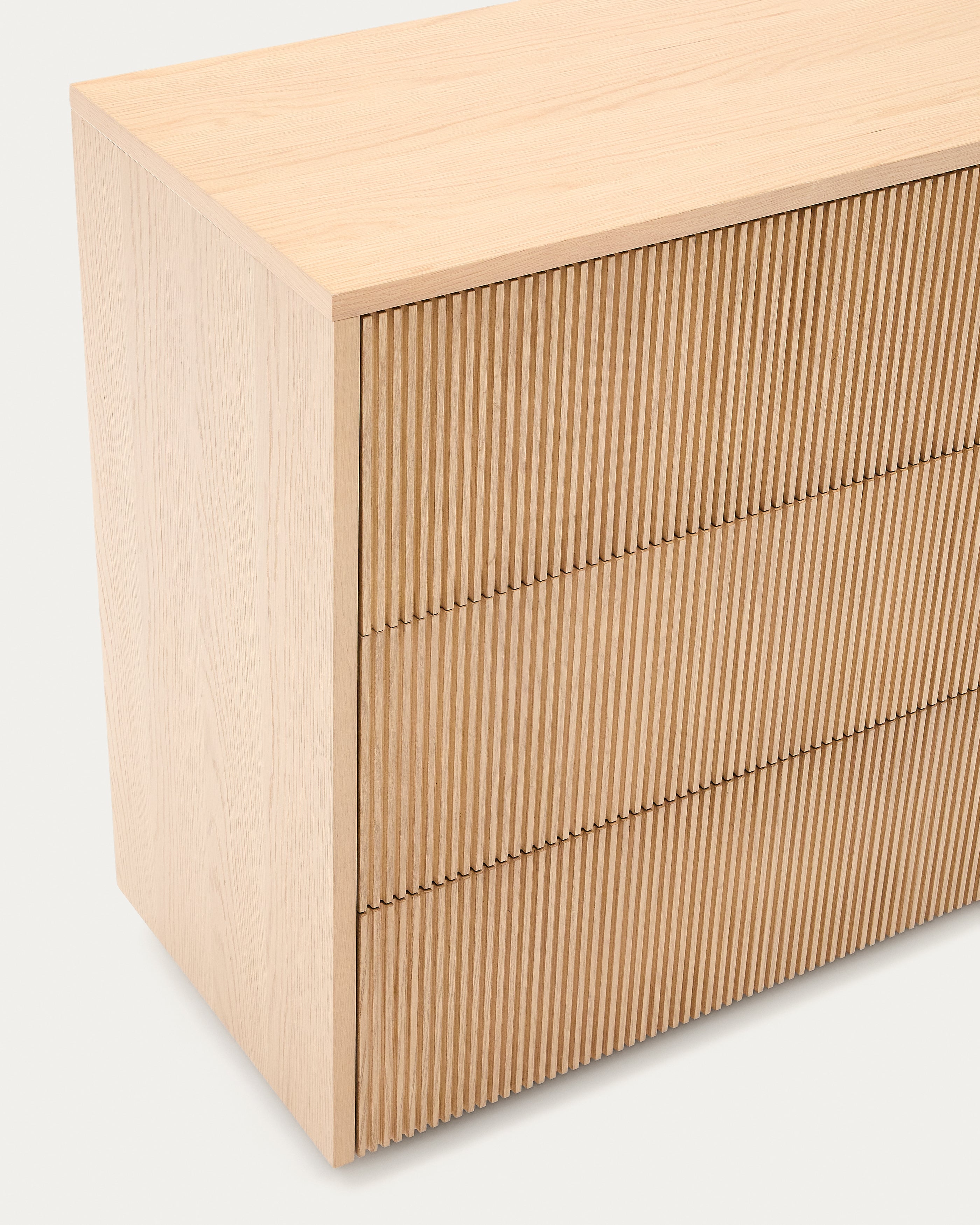 Helvine chest of 3 drawers in oak veneer 90 x 78 cm FSC 100% - Detail
