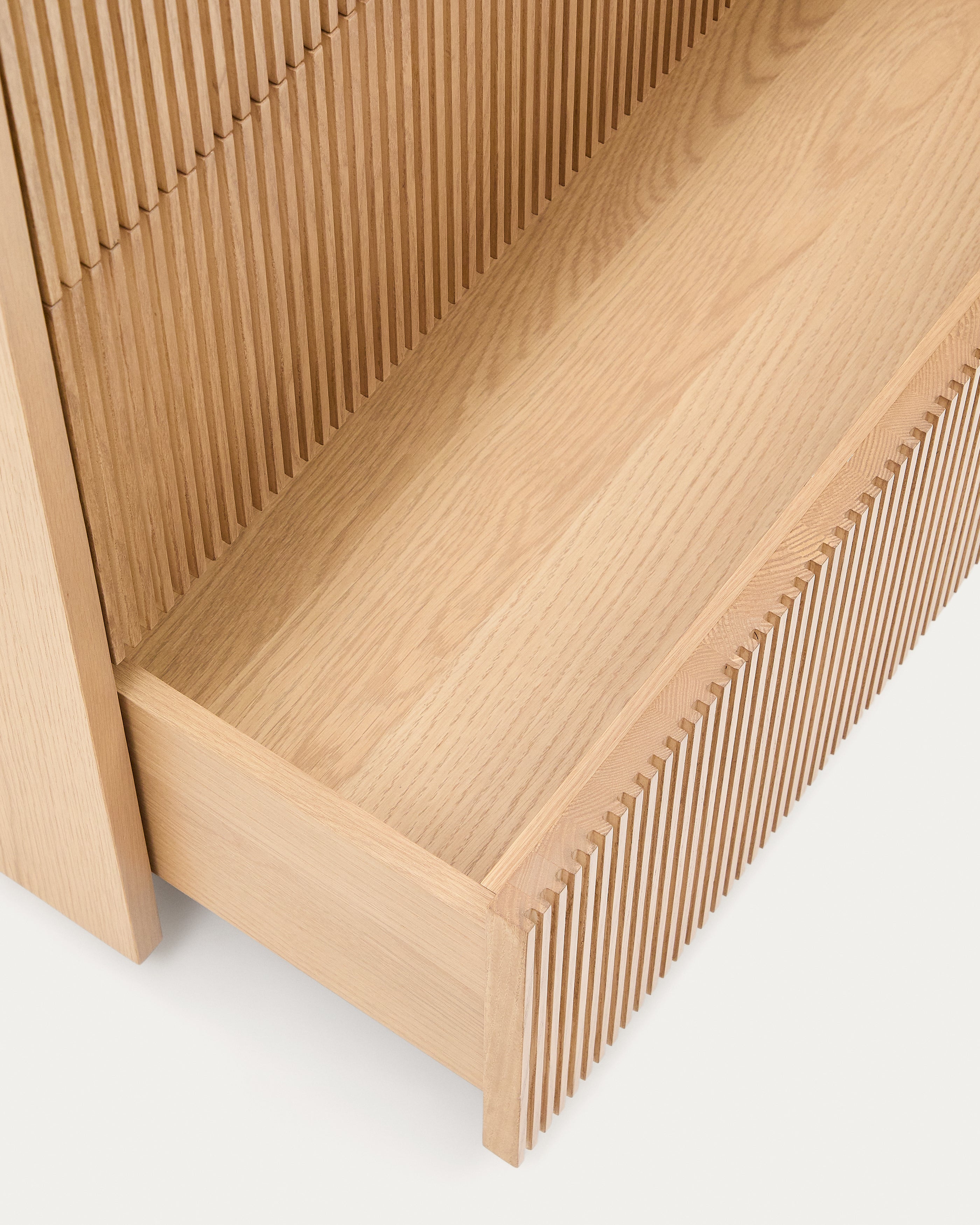 Helvine chest of 3 drawers in oak veneer 90 x 78 cm FSC 100% - Detail