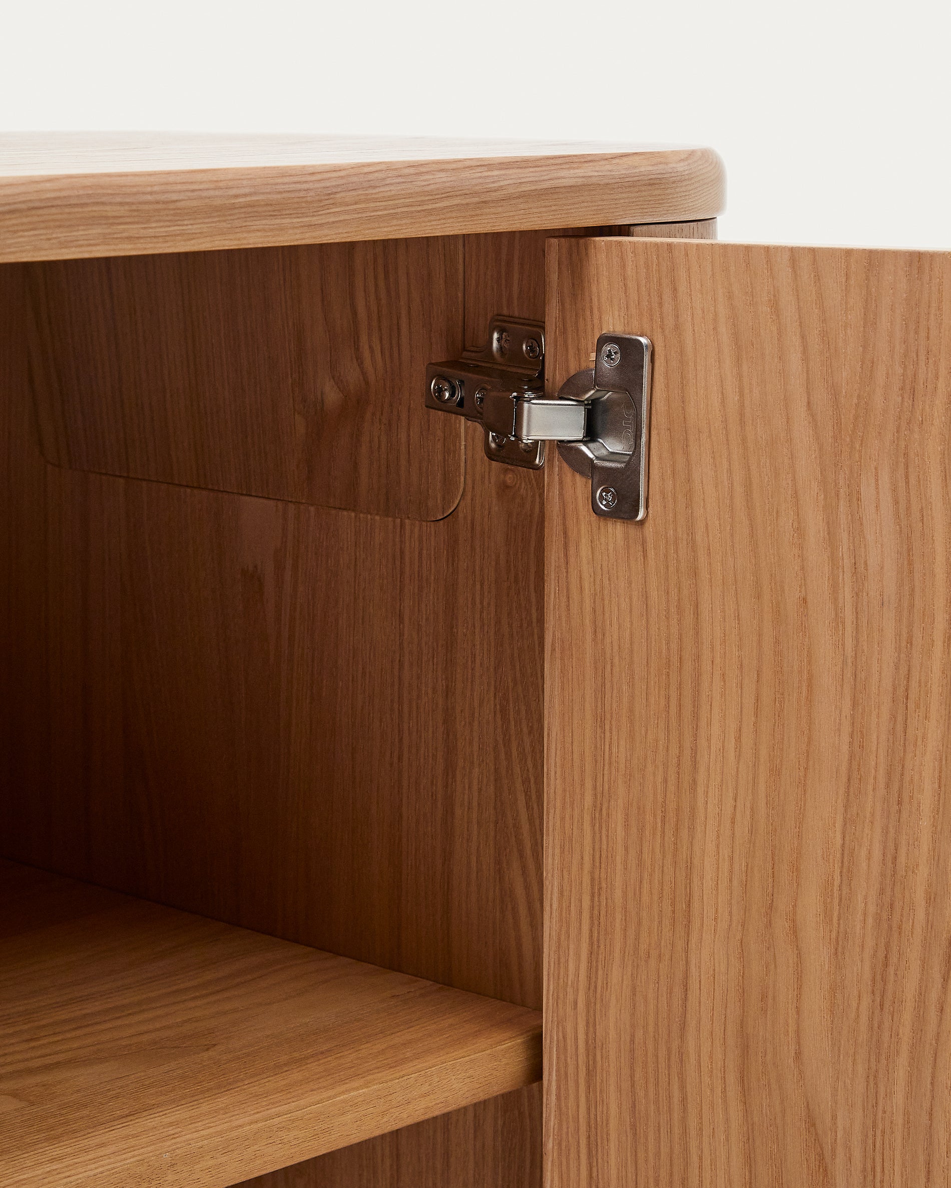 Salaya sideboard in ash plywood FSC Mix Credit, 200 cm x 79 cm - Detail