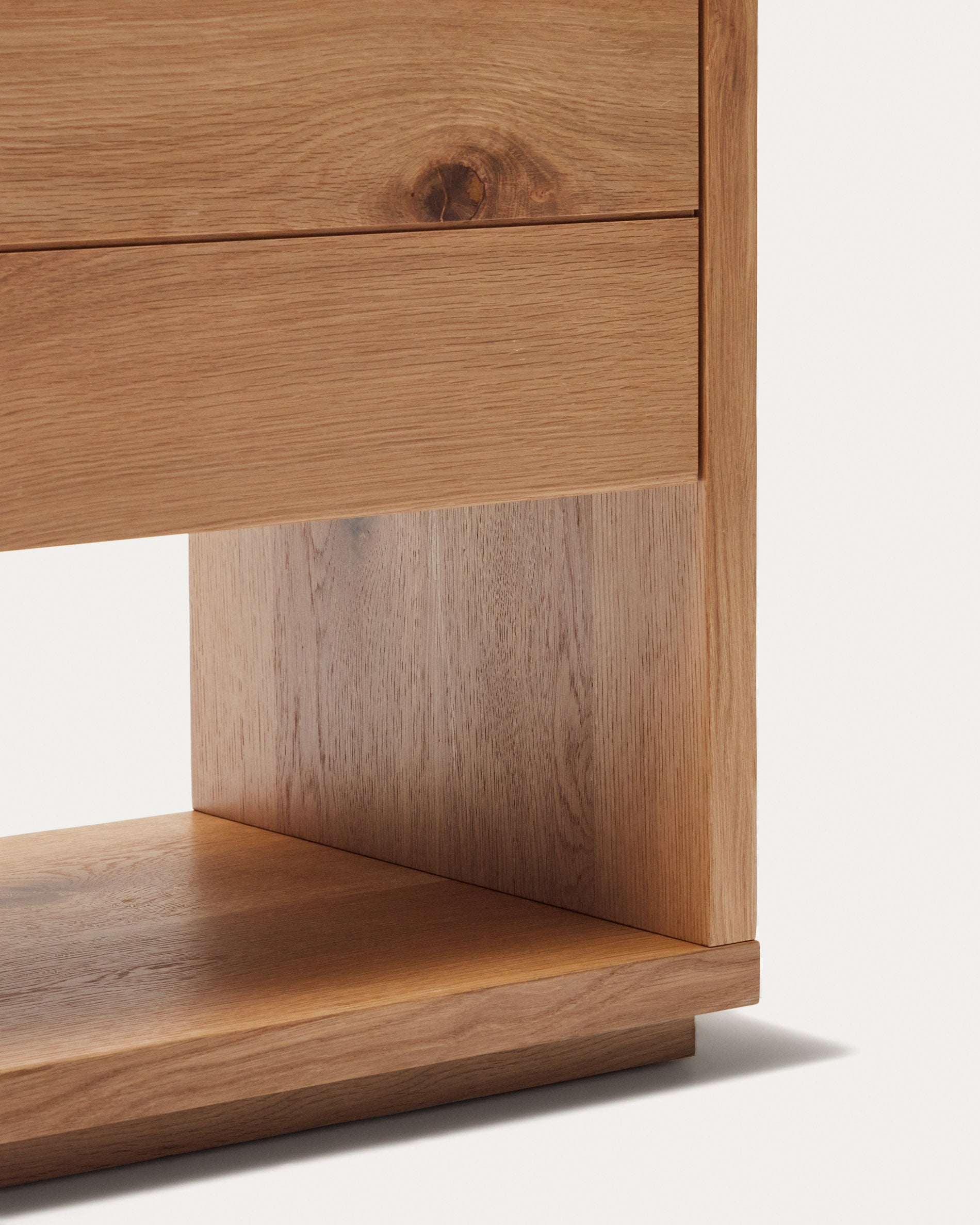 Alguema TV stand with 3 drawers in oak veneer with natural finish, 200 x 51 cm - Detail