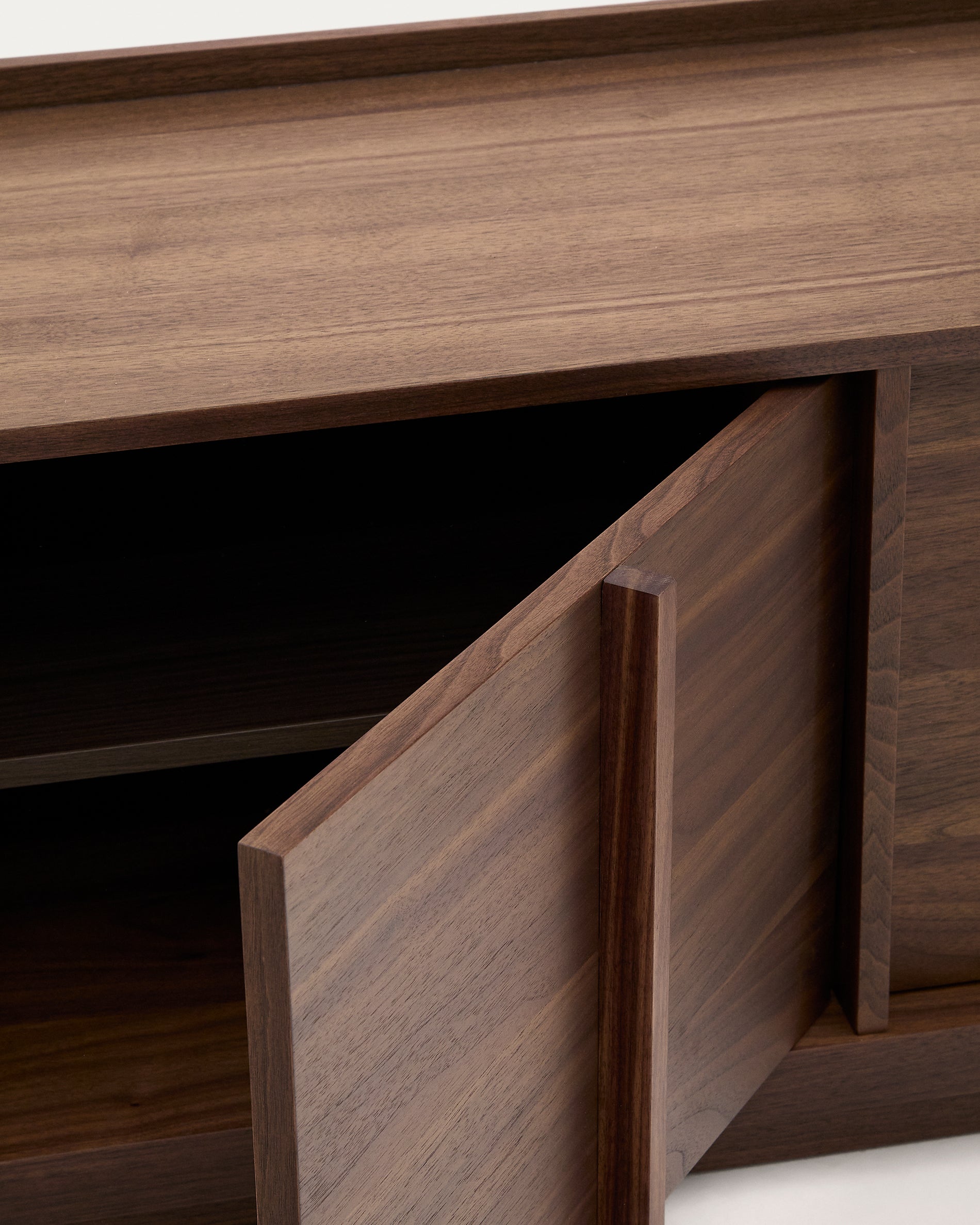 Onix TV stand with a walnut veneer in a dark finish, 200 x 45 cm FSC Mix Credit - Detail