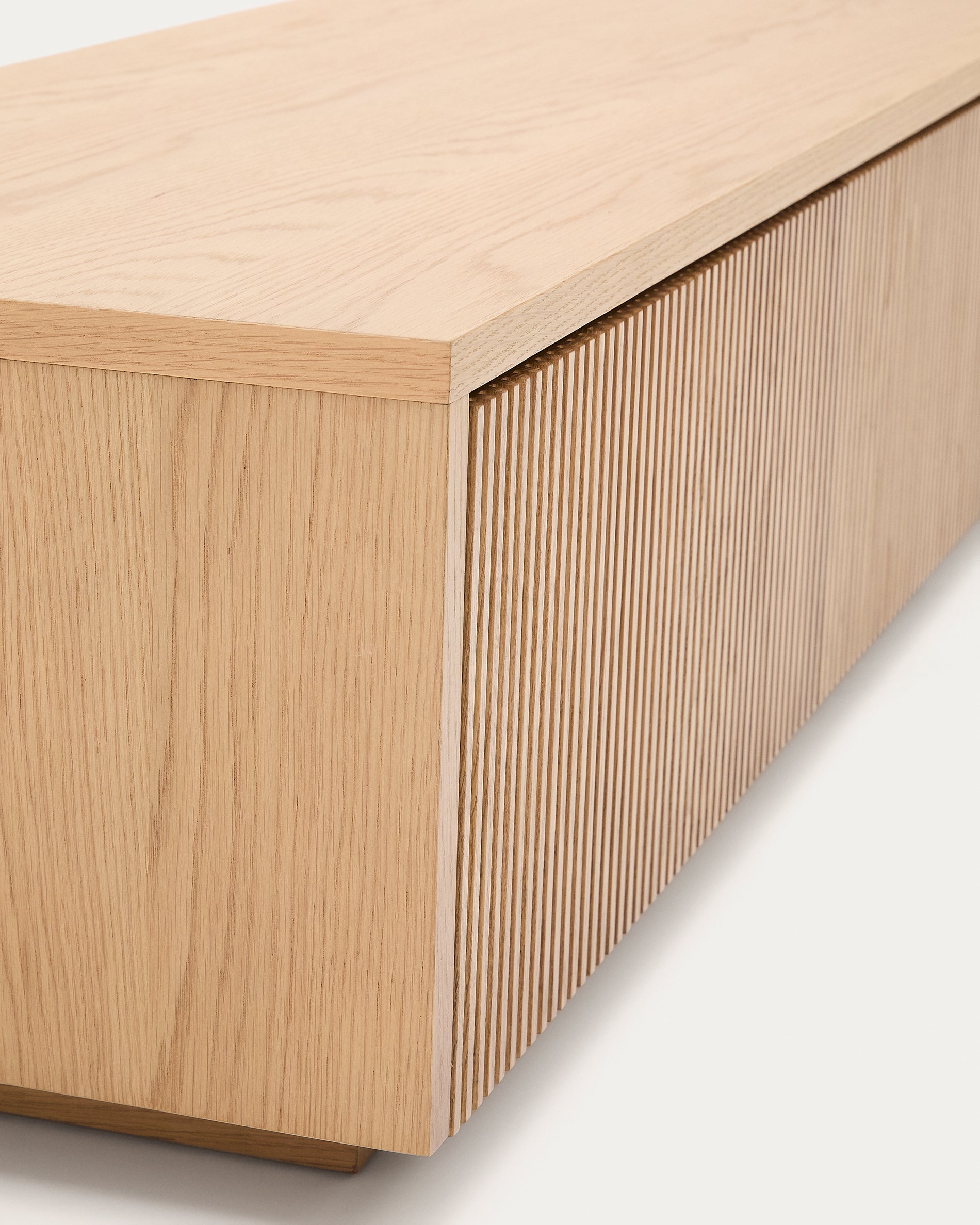 Helvine TV stand with 4 drawers in oak veneer, 200 x 30 cm FSC 100% - Detail