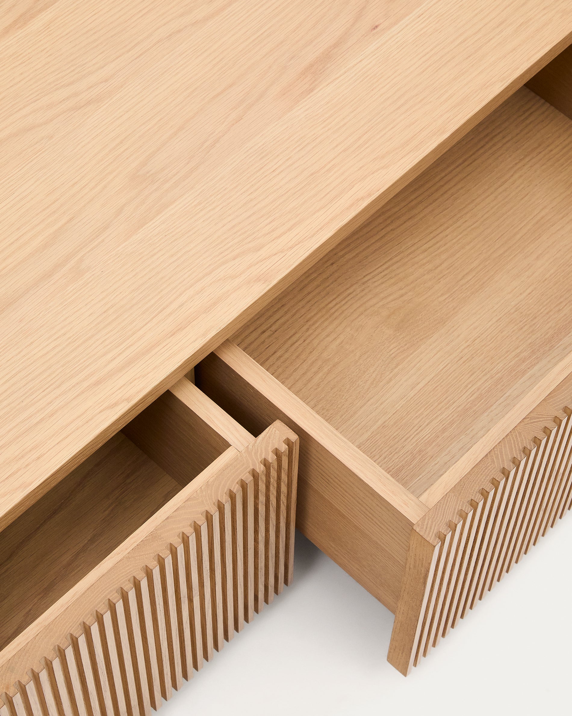 Helvine TV stand with 4 drawers in oak veneer, 200 x 30 cm FSC 100% - Detail