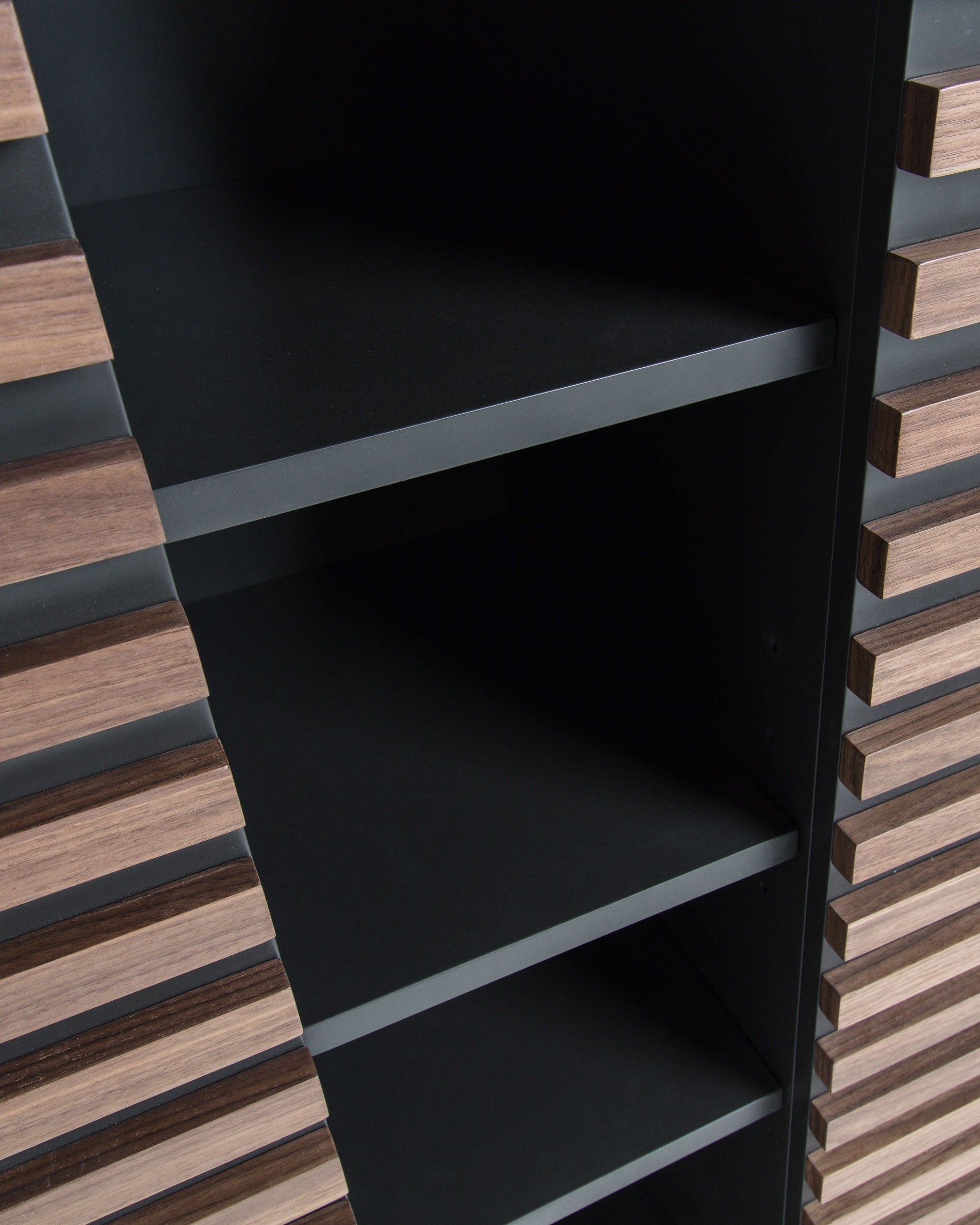 Kesia tall sideboard 105 x 155 cm - Detail
