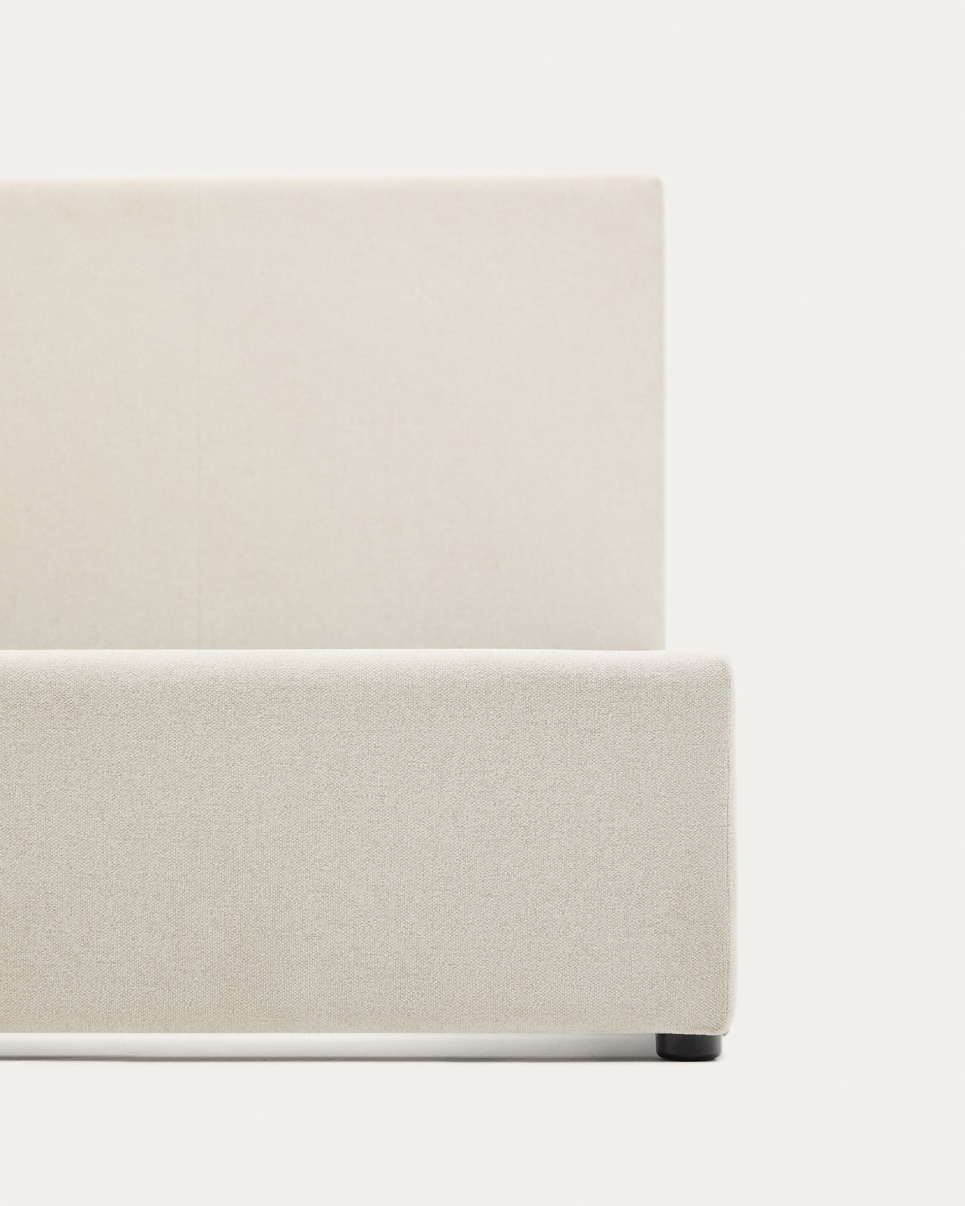 Nahiri beige chenille bed with storage base for 180 x 200cm mattress - Detail