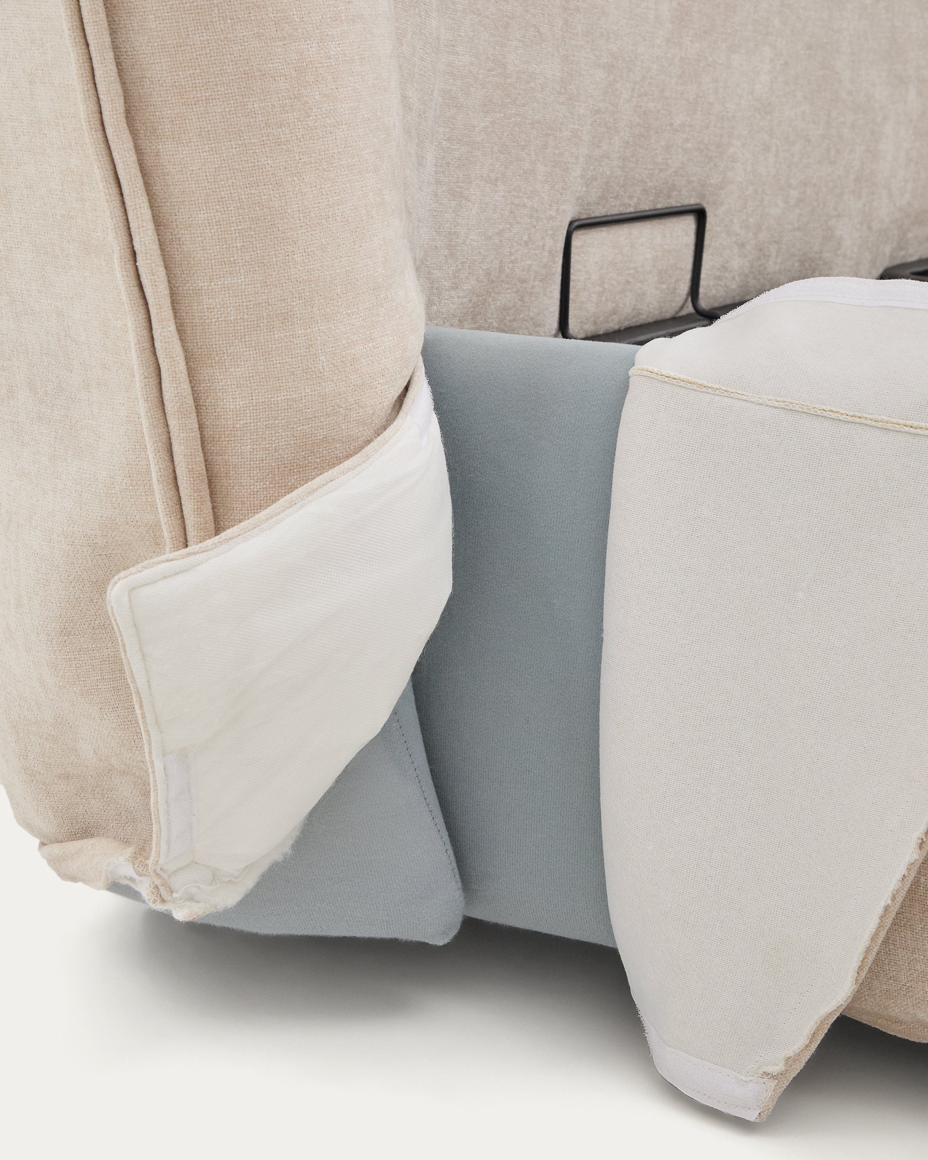 Arvian beige chenille bed with storage base and removable covers for mattress 180 x 200cm - Detail