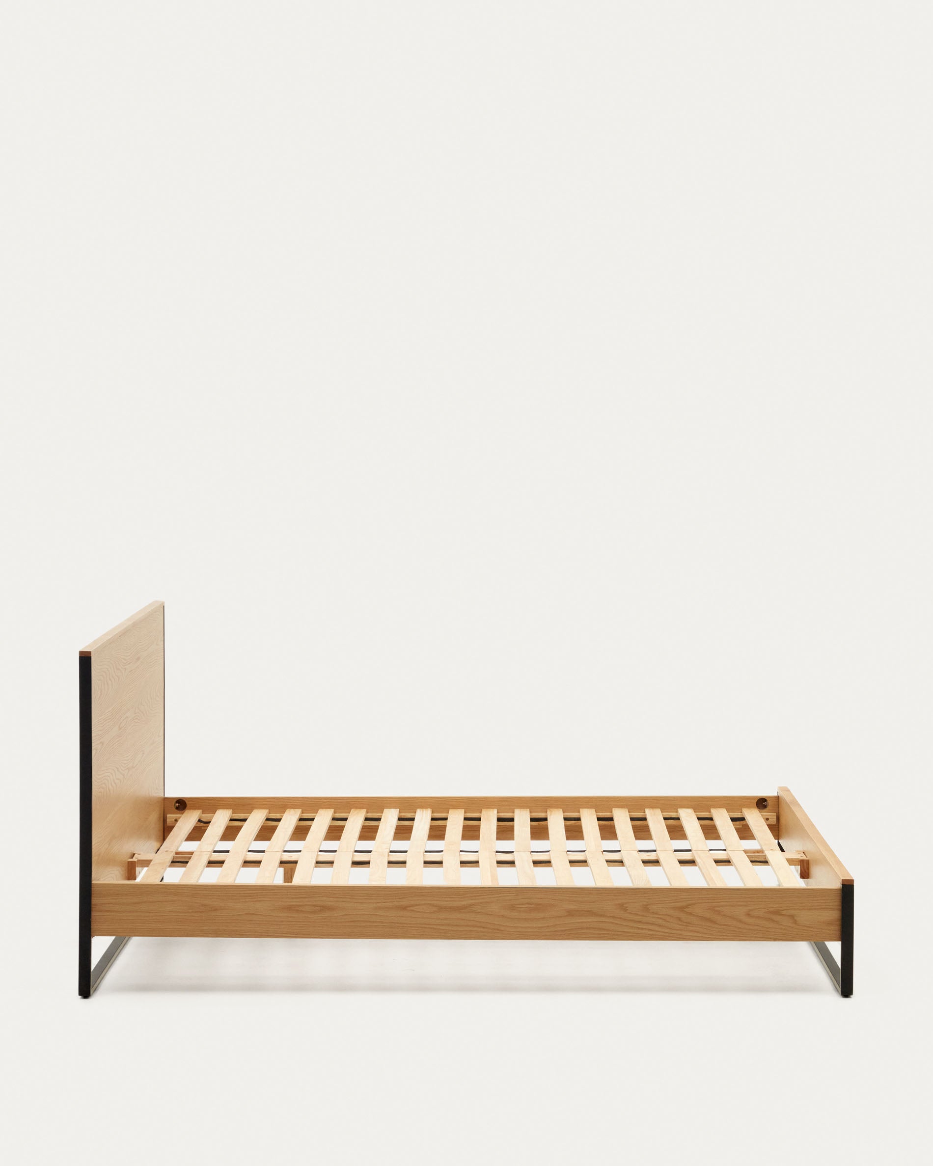 Taiana oak wood veneer bed with steel legs in a black finish, 160 x 200 cm - Product View