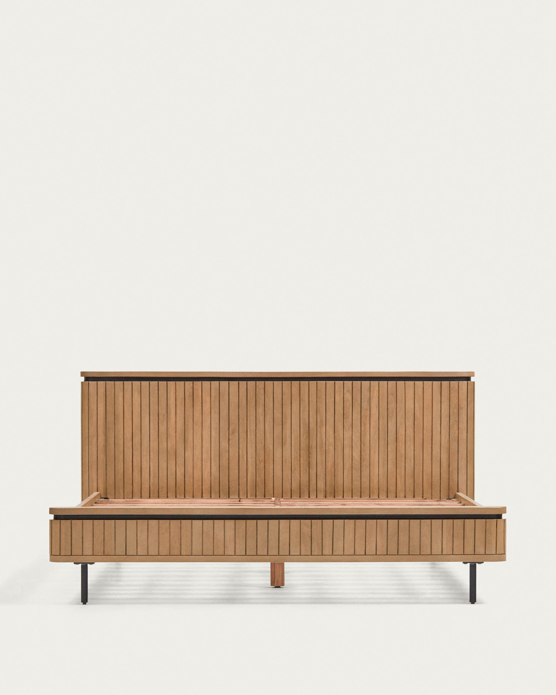 Licia bed made from solid mango wood and black painted metal, for a 160 x 200 cm mattress - Product View