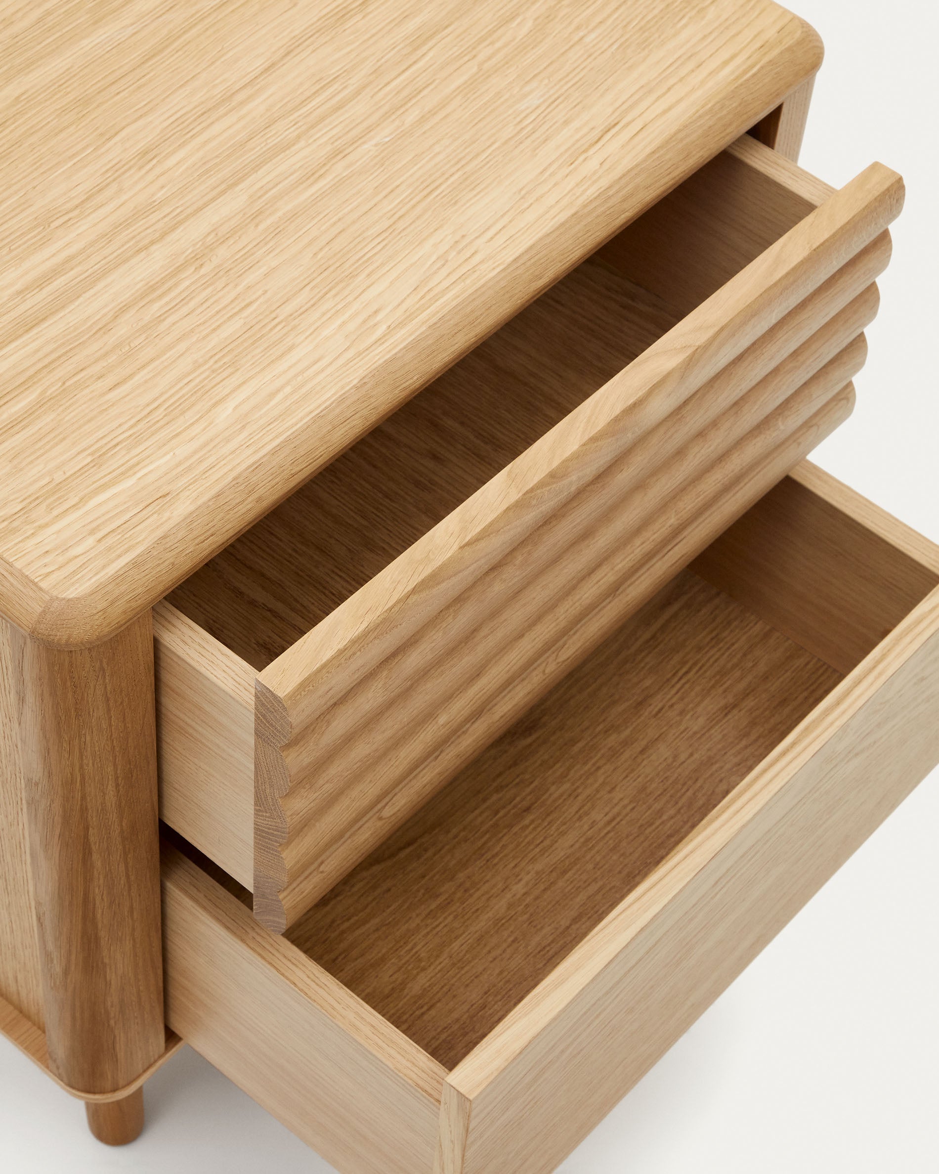 Lenon oak wood and veneer bedside table with 2 drawers, 50 x 55 cm FSC MIX Credit - Detail