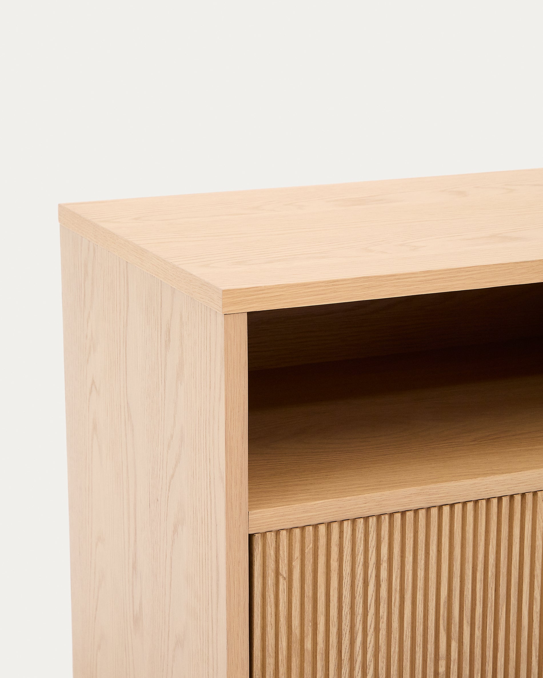 Helvine bedside table with 1 drawer in oak veneer, 60 x 52 cm FSC 100% - Detail
