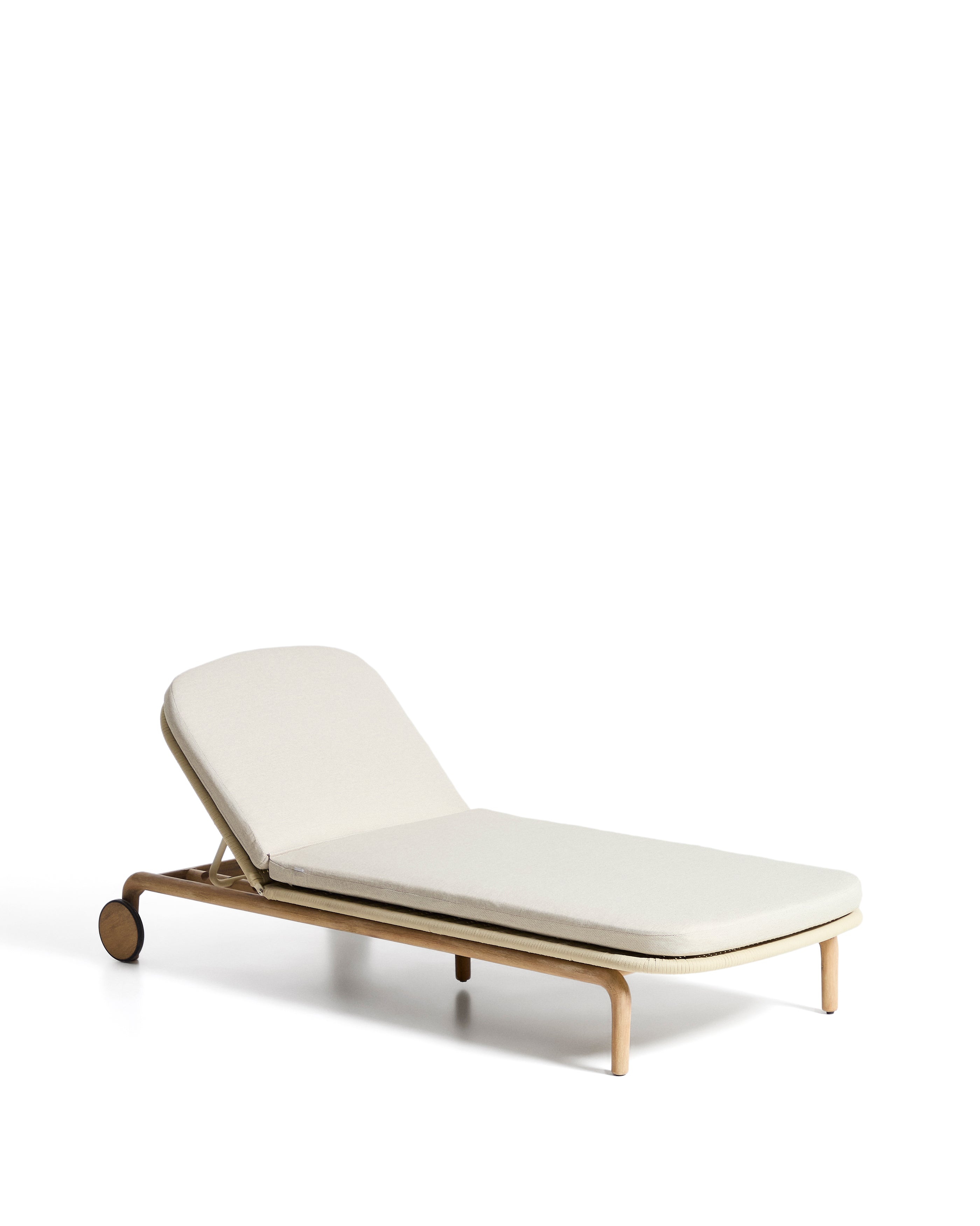 Alipa sun lounger in FSC 100% solid acacia wood and ecru rope cord - Product Image