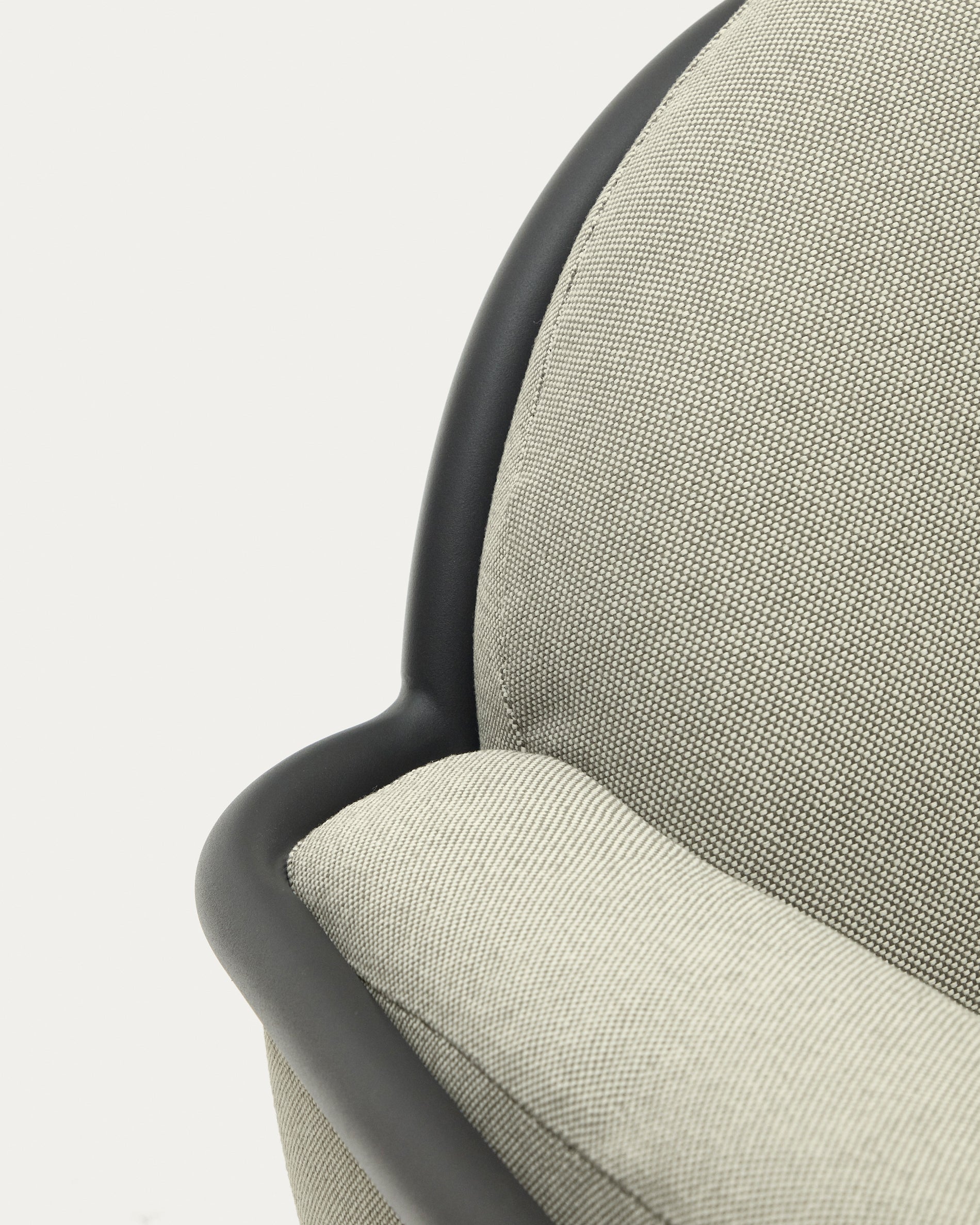 Joncols outdoor 2-seater sofa with beige upholstery and aluminium with grey painted finish 164cm - Detail