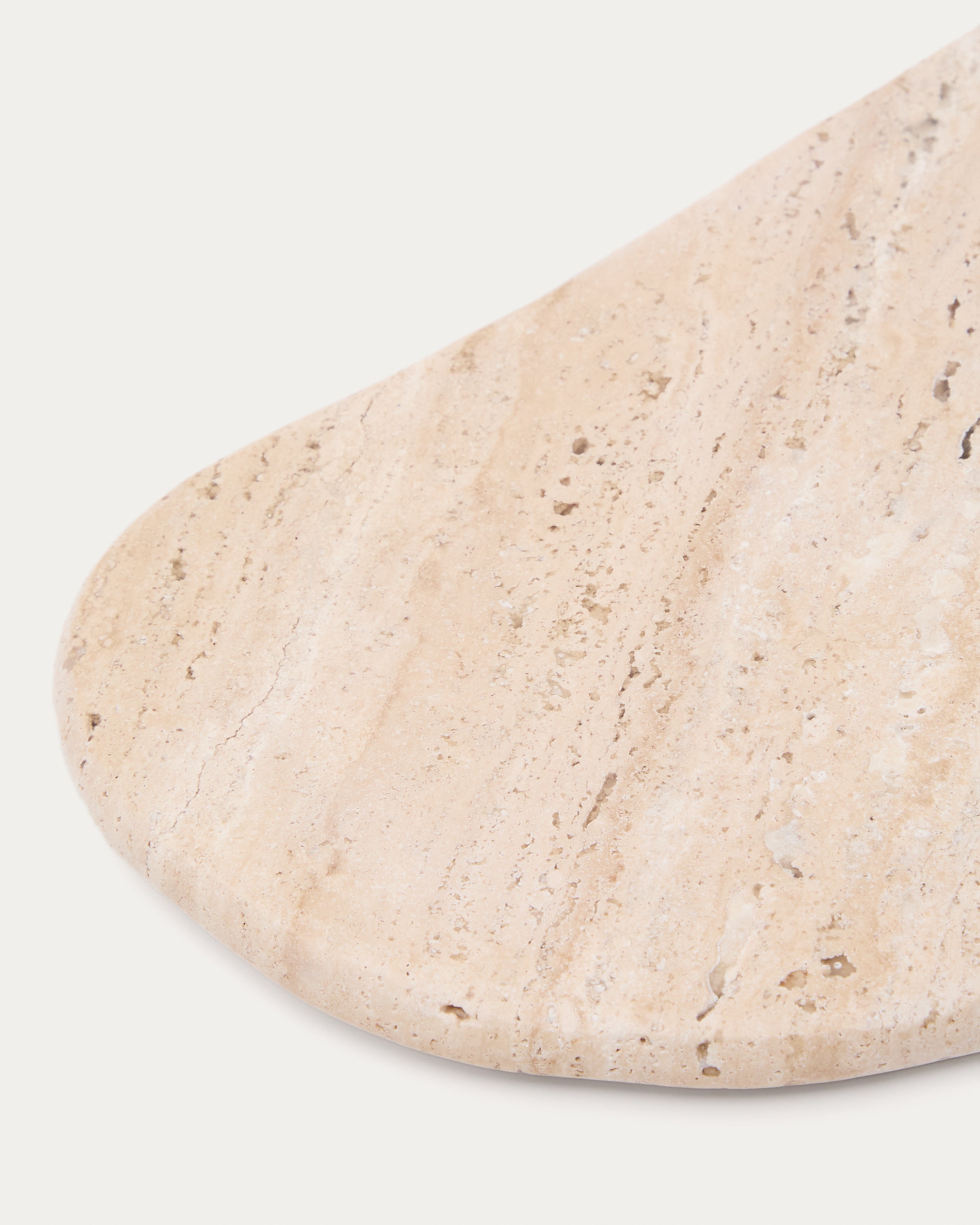 Zera serving board in beige marble - Detail