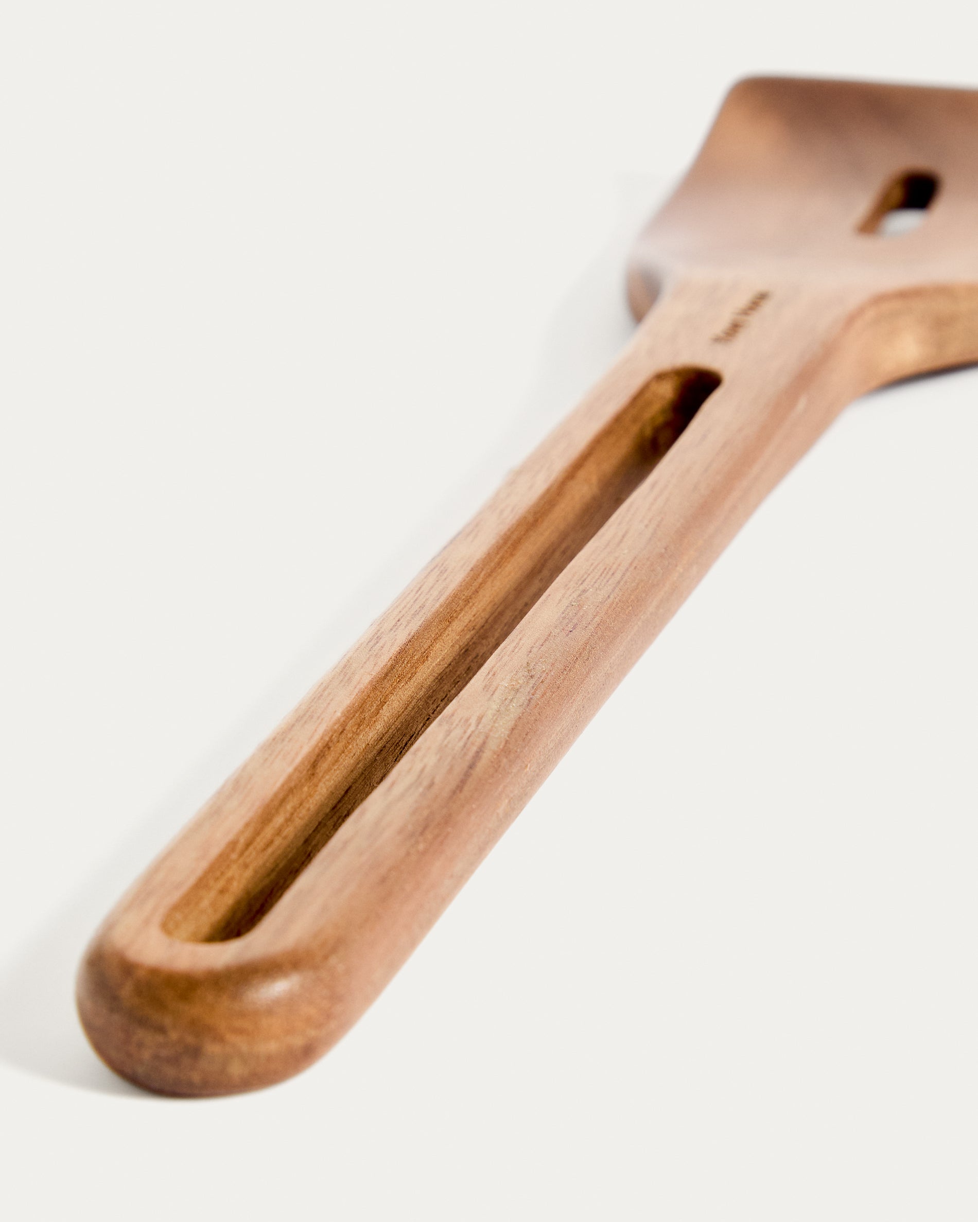 Blera kitchen utensil in acacia wood FSC 100% - Detail