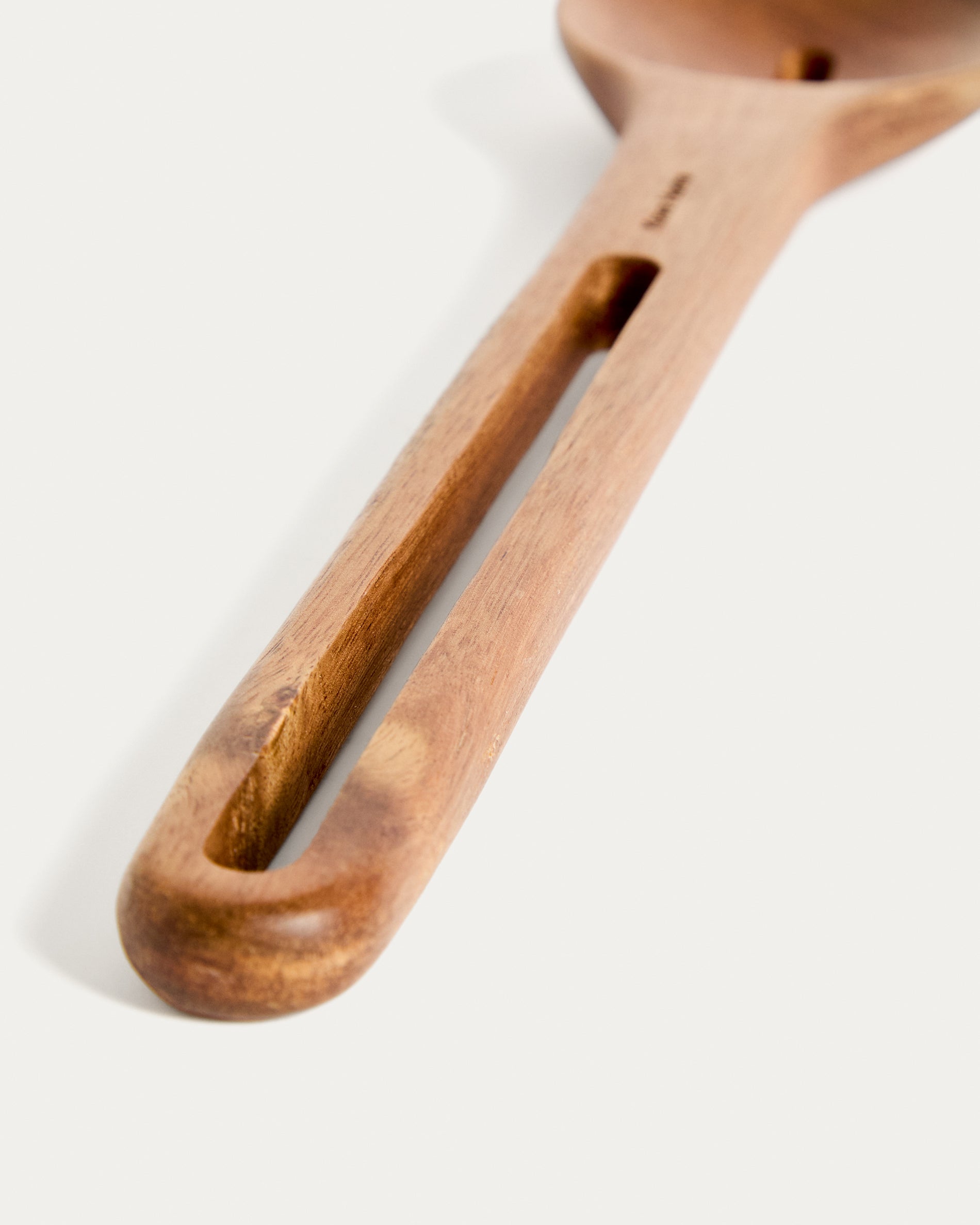 Blera kitchen utensil in acacia wood FSC 100% - Detail